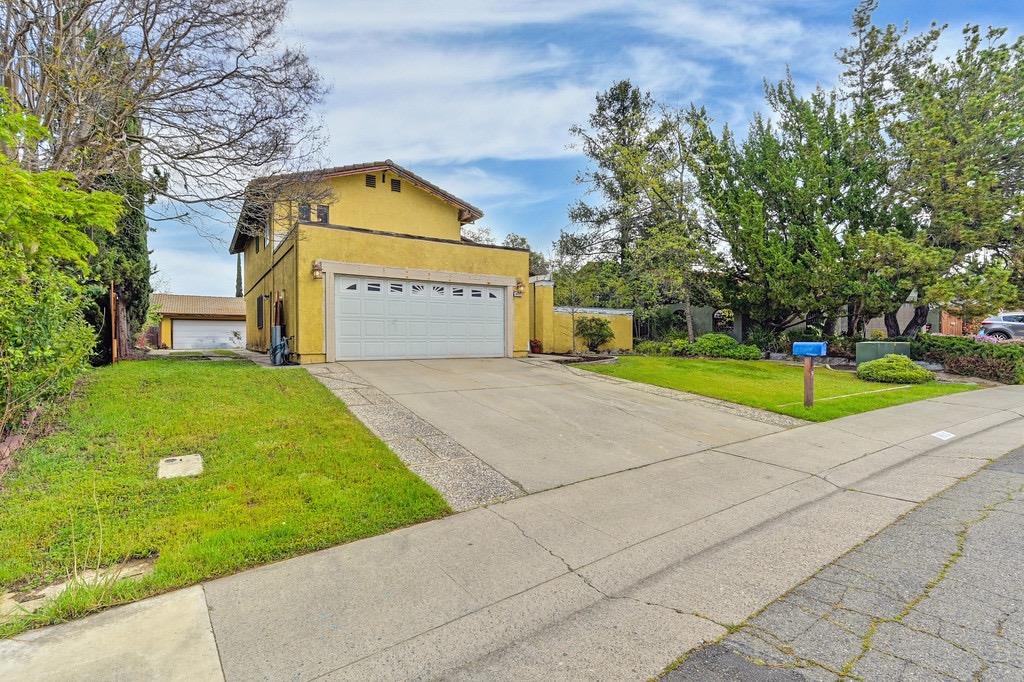 8013 S Copperwood Drive