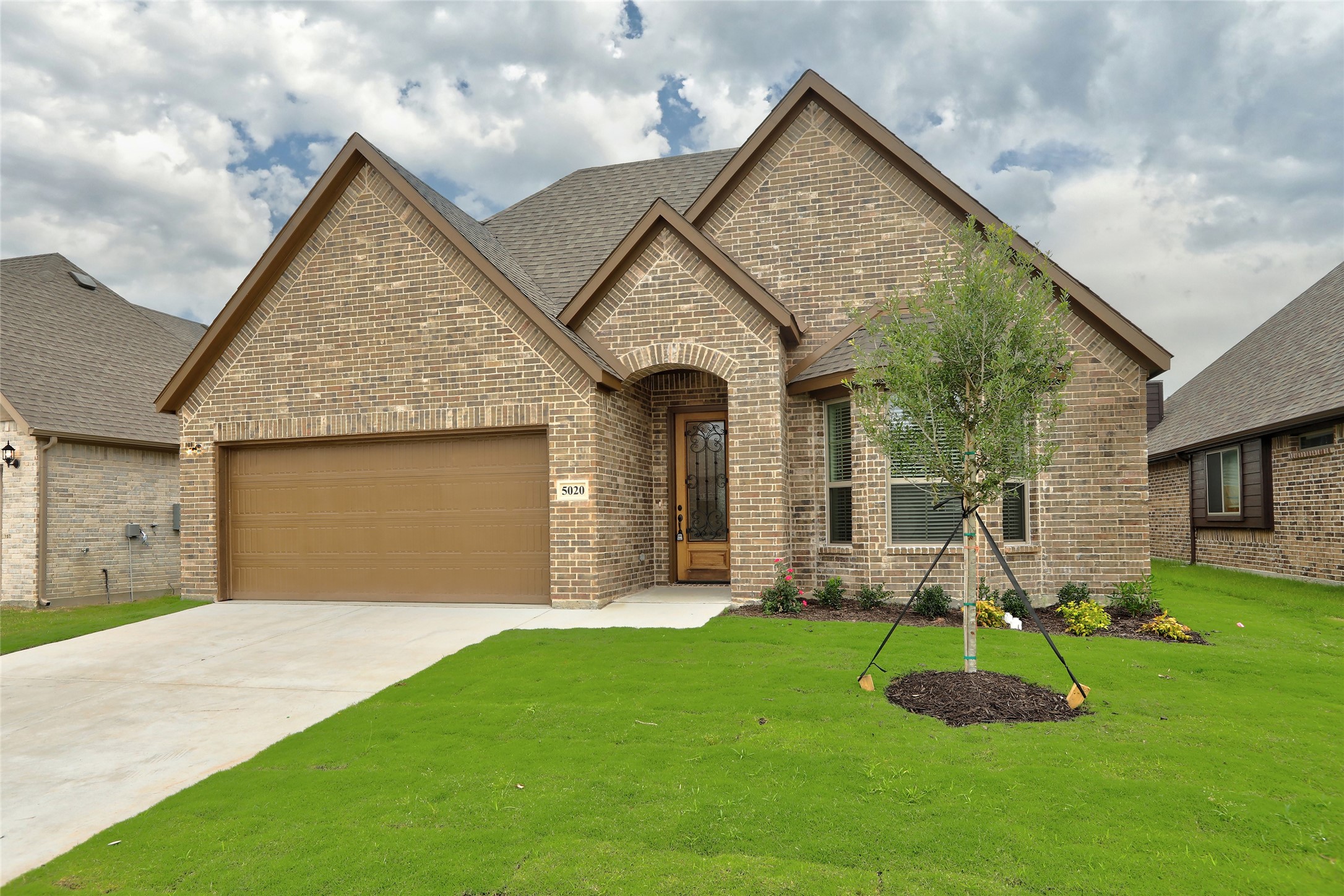5020 De Berry Lane