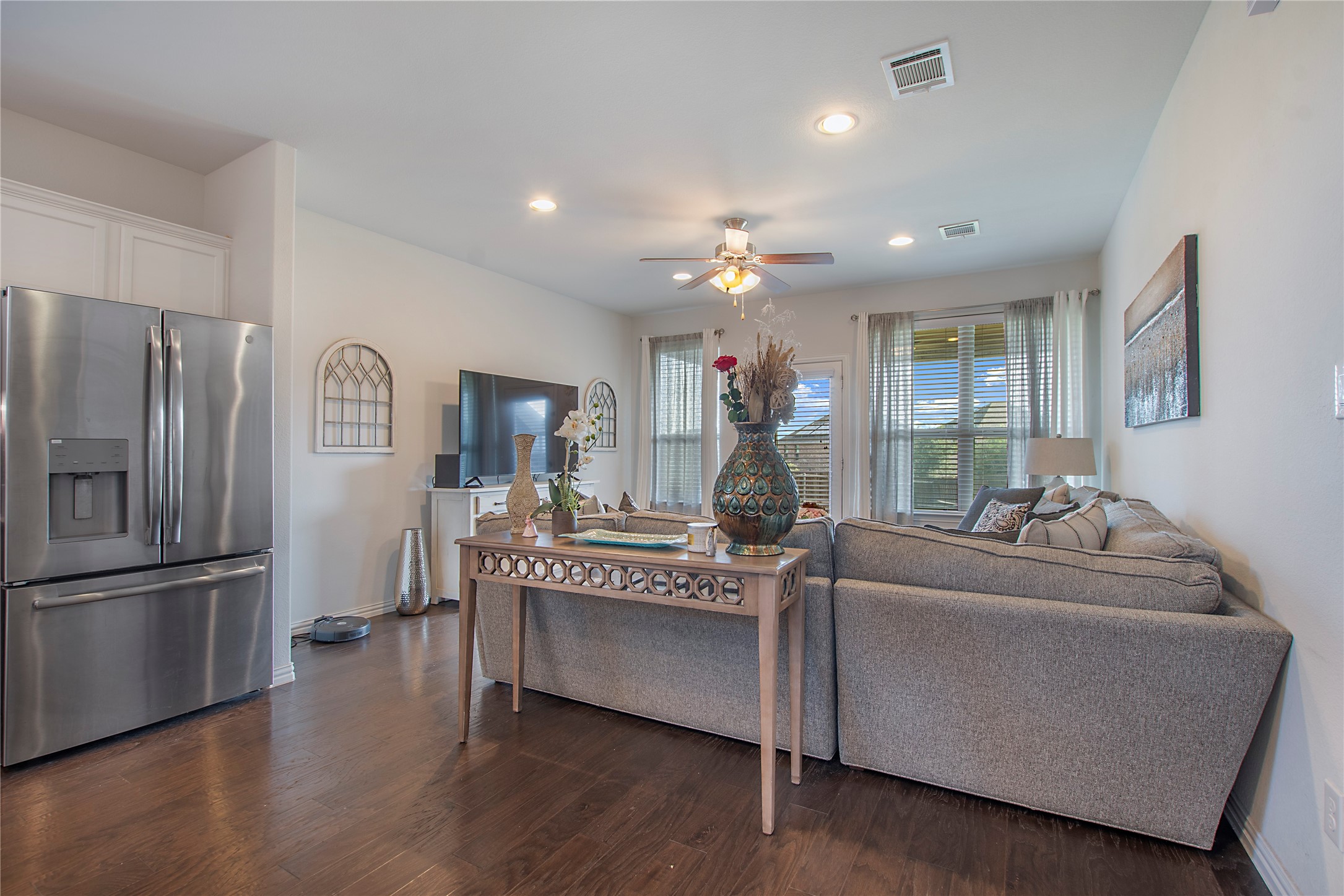 1909 Edgewater Drive