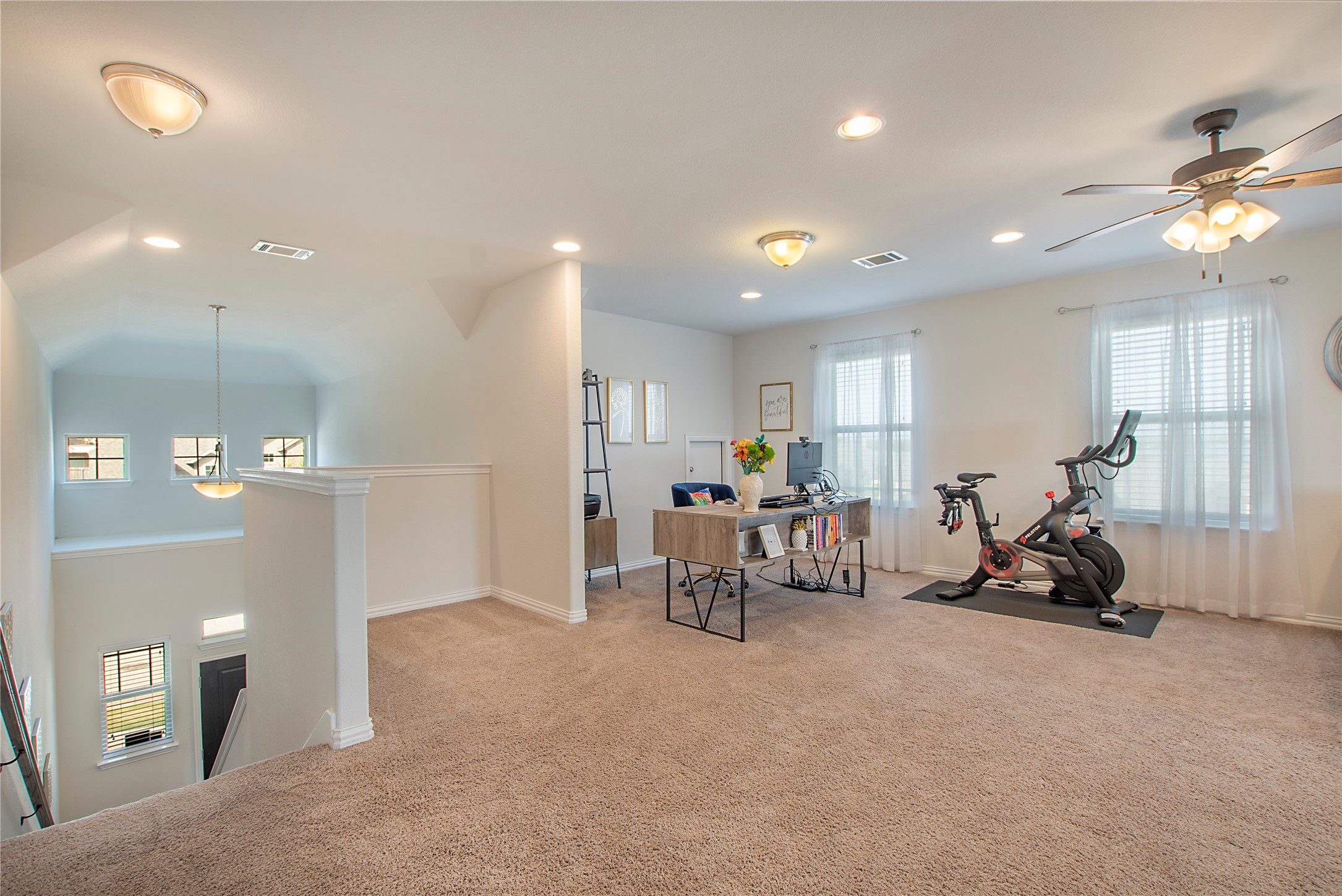 1909 Edgewater Drive