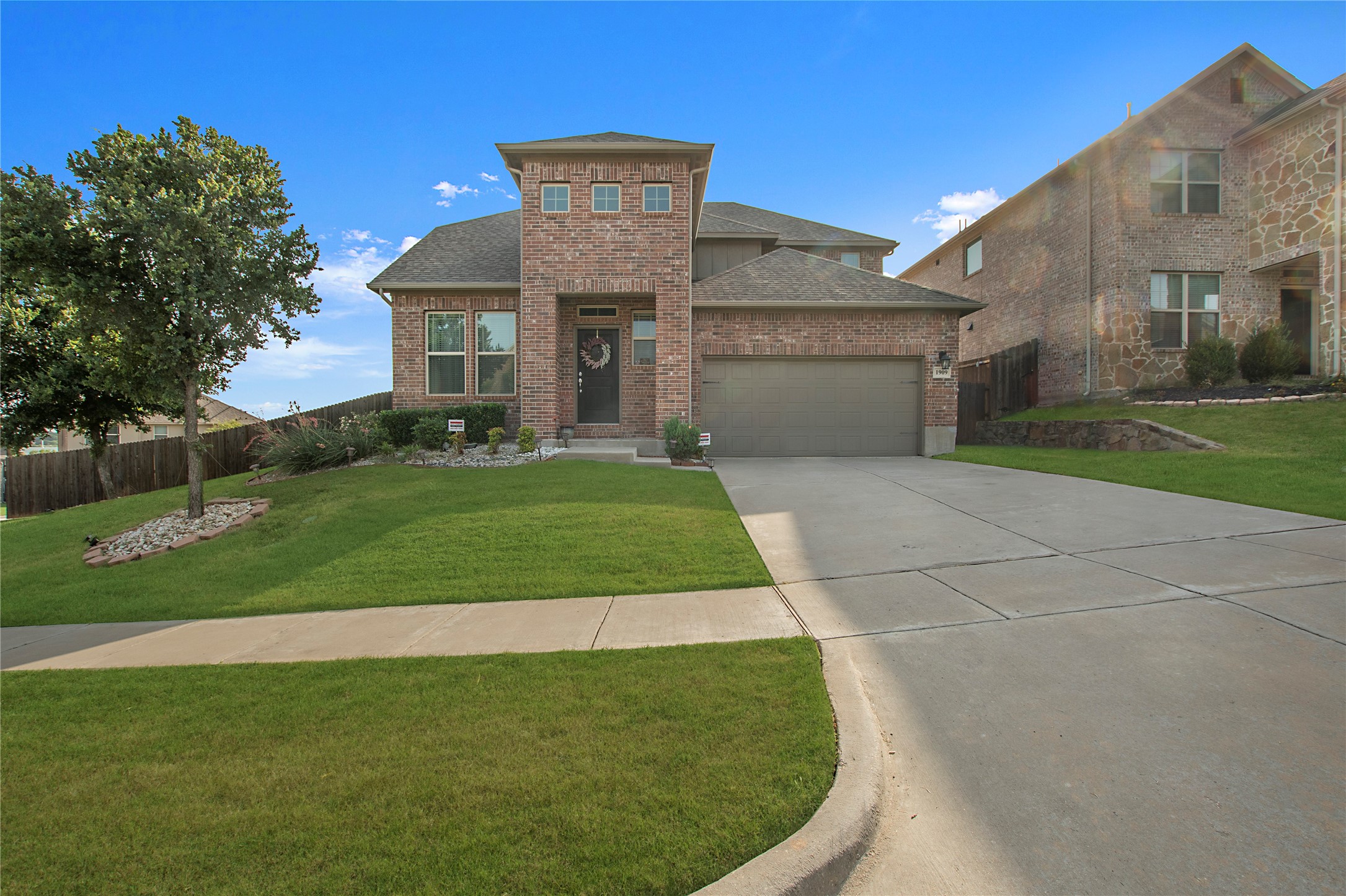 1909 Edgewater Drive