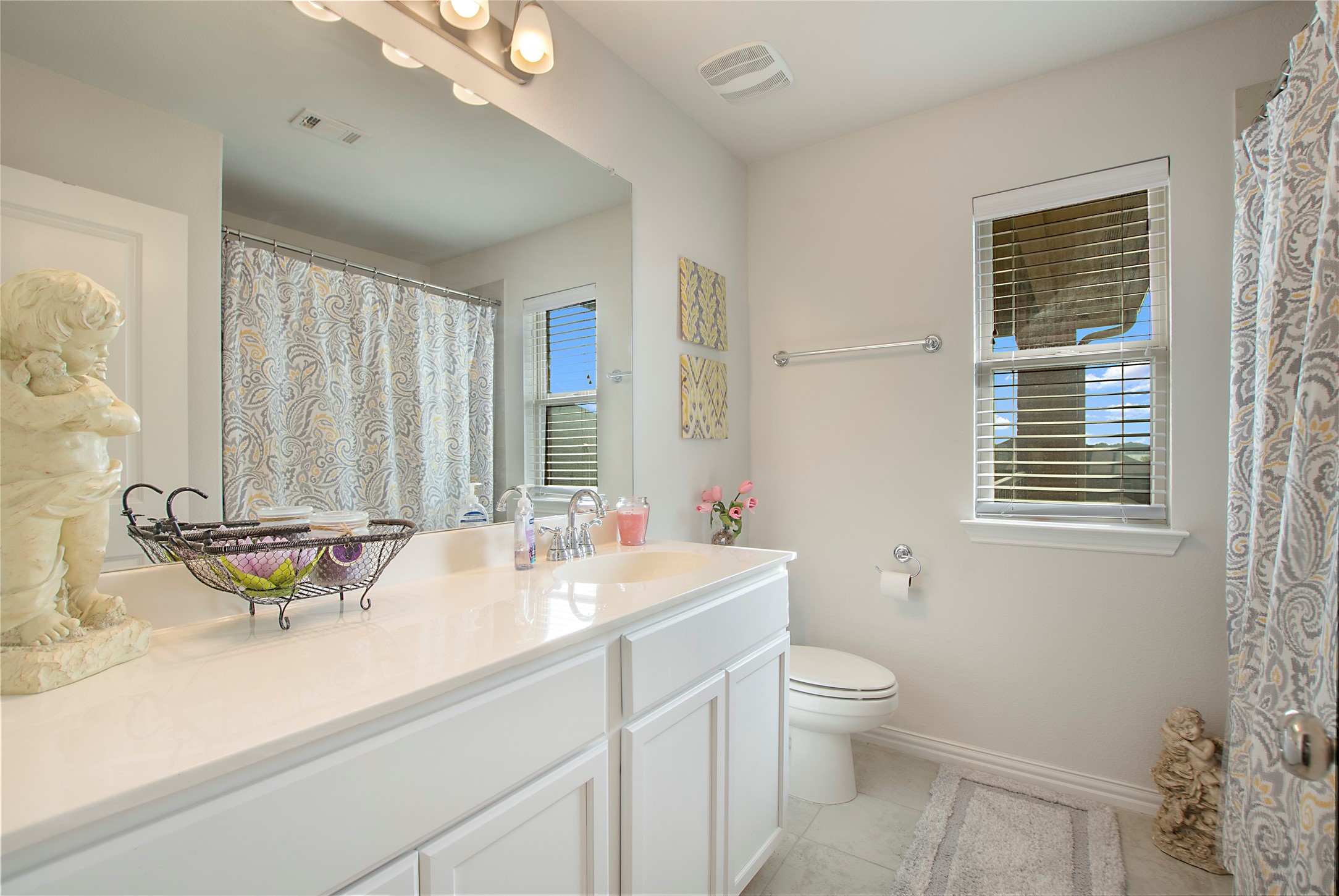 1909 Edgewater Drive