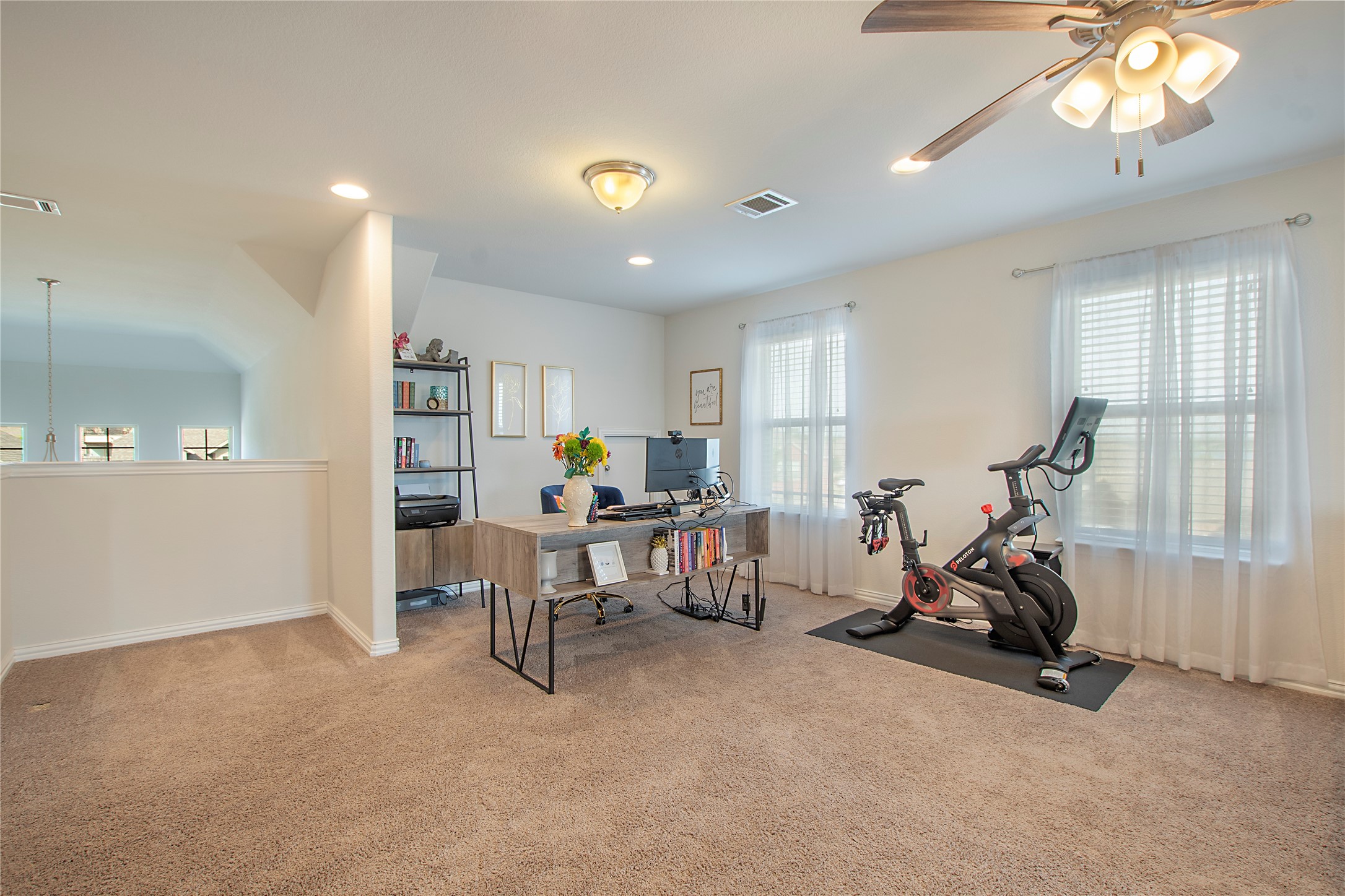 1909 Edgewater Drive