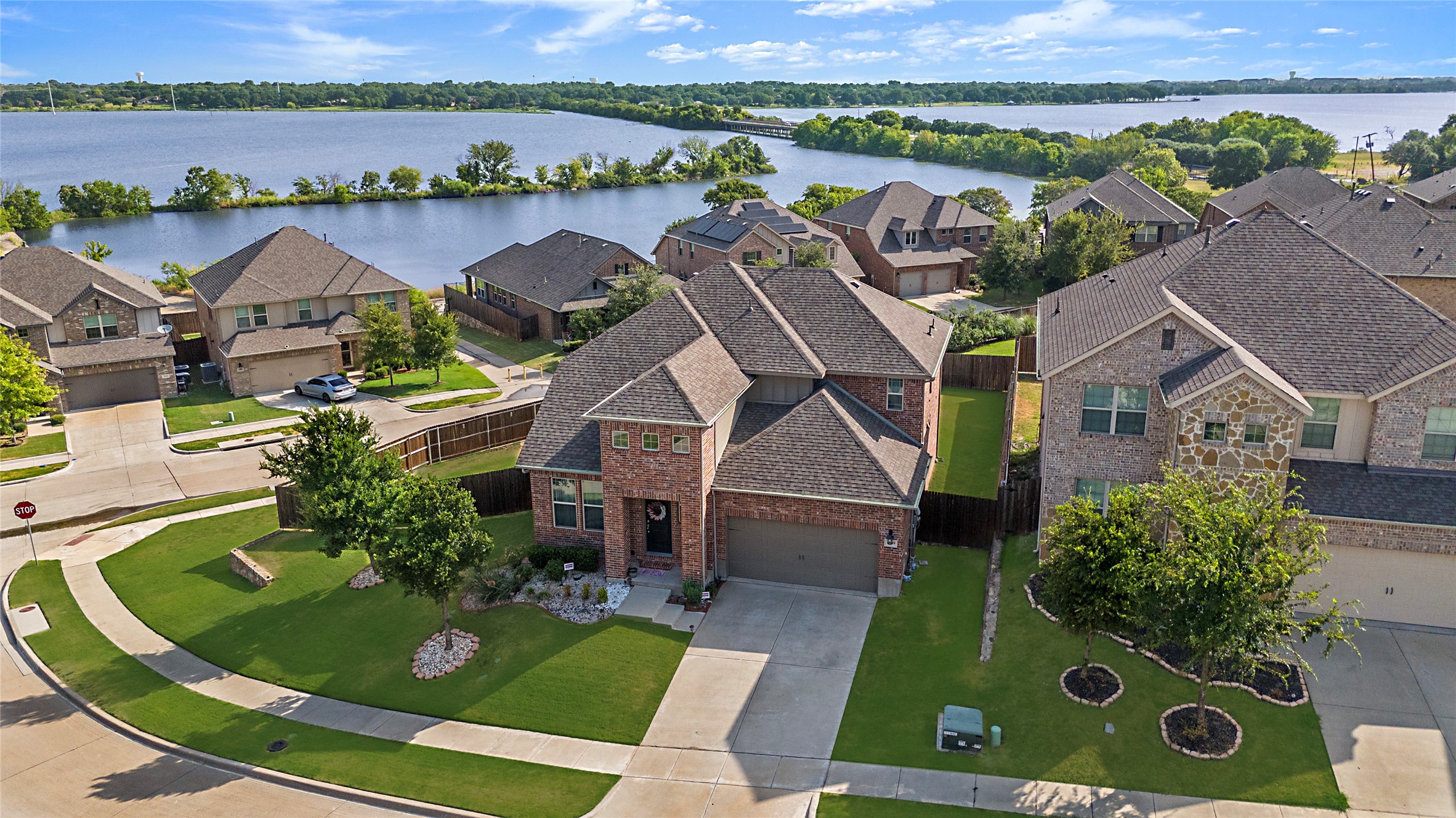 1909 Edgewater Drive