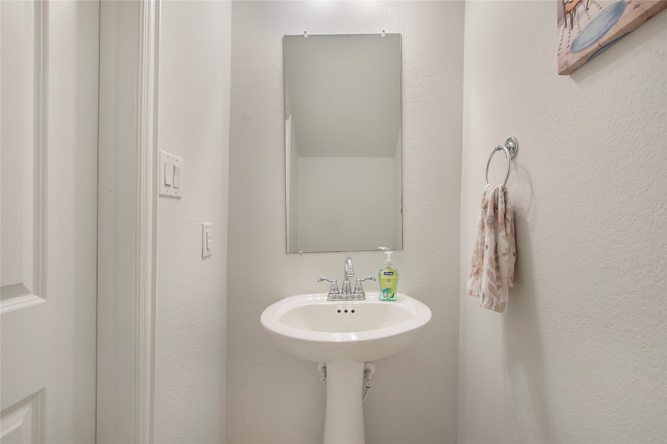 1909 Edgewater Drive