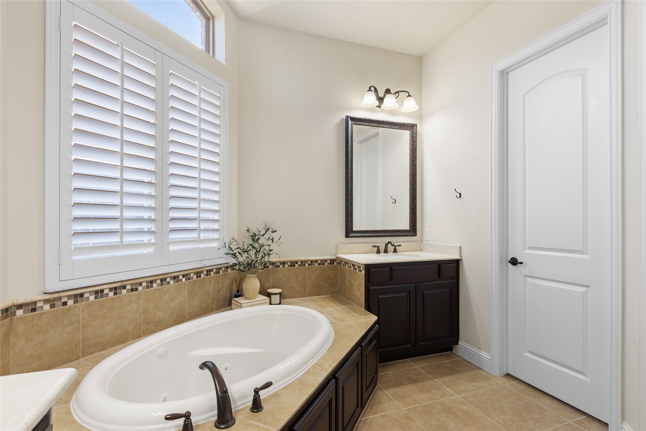 4274 Laurelhurst Lane