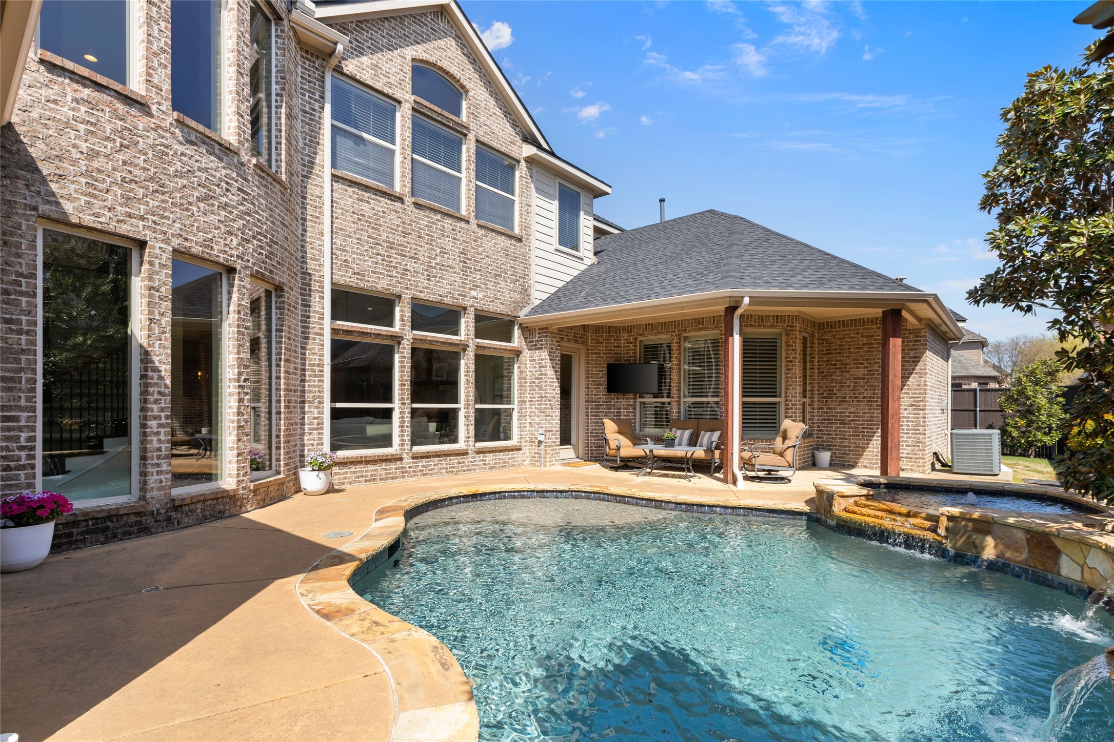 4274 Laurelhurst Lane