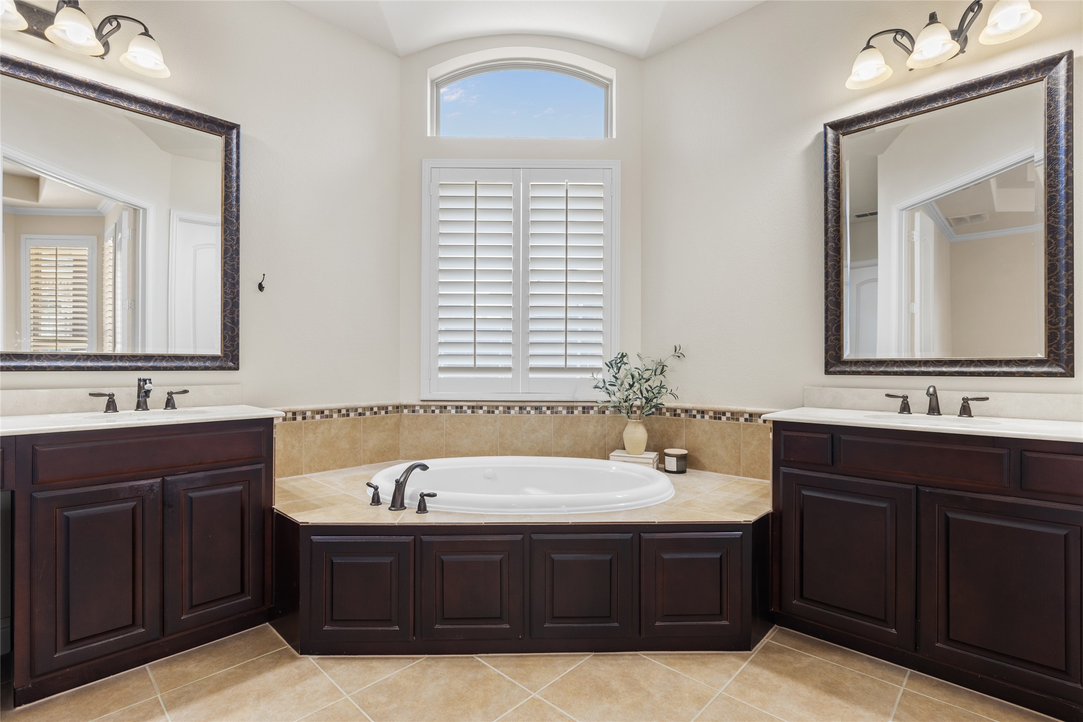 4274 Laurelhurst Lane