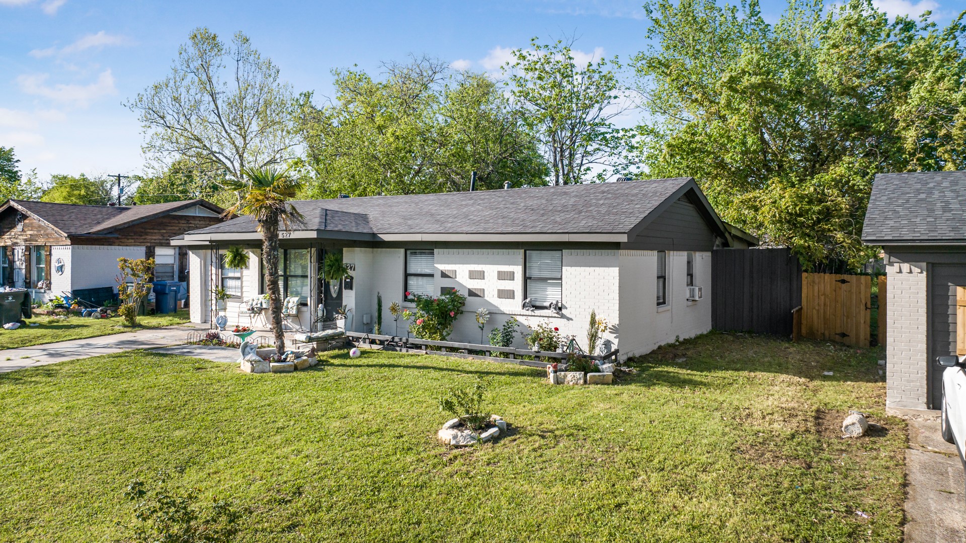 527 E Vista Drive
