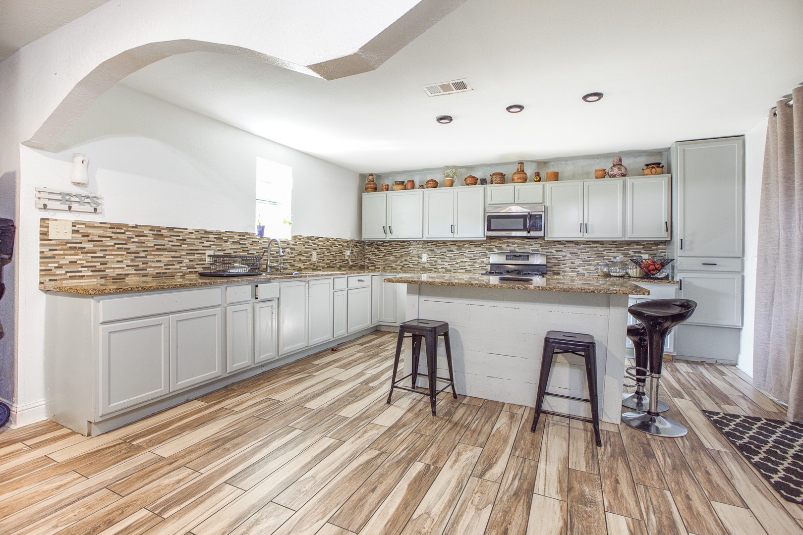 527 E Vista Drive