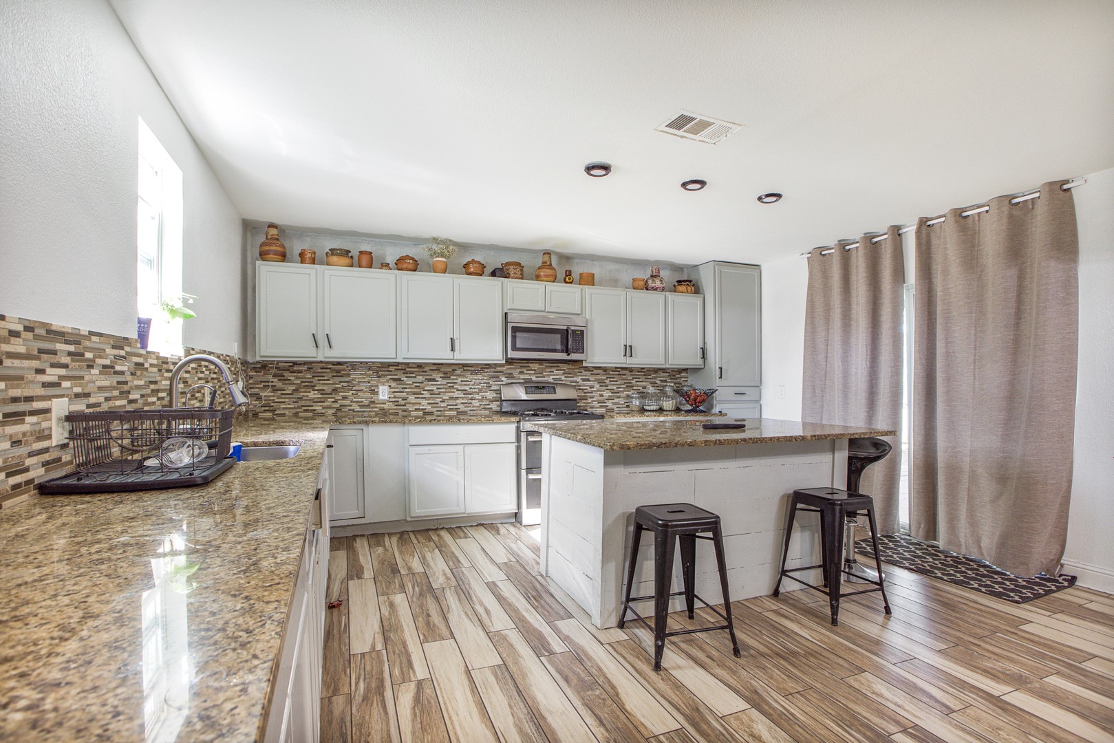 527 E Vista Drive