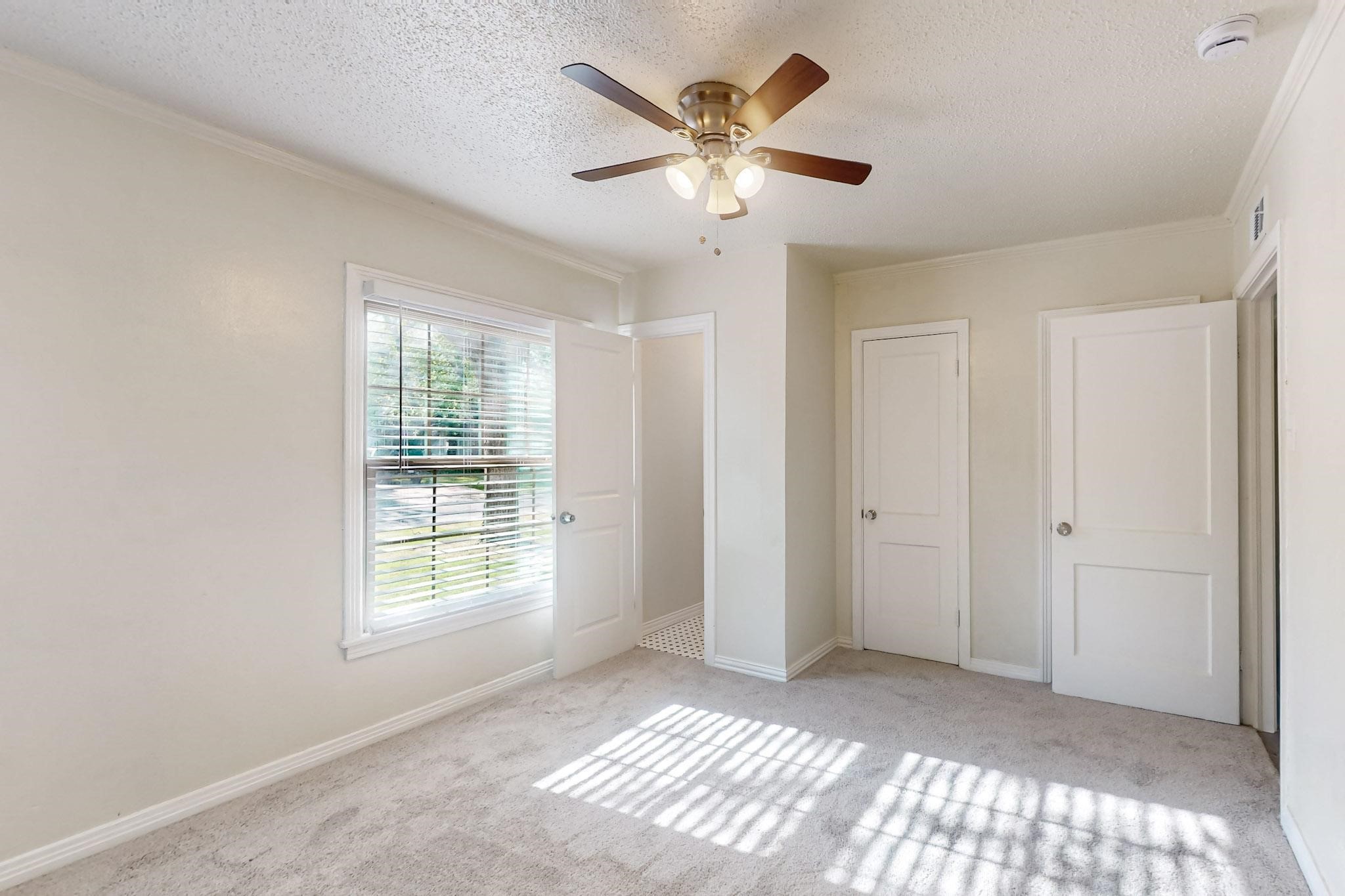 1104 Creekside Drive