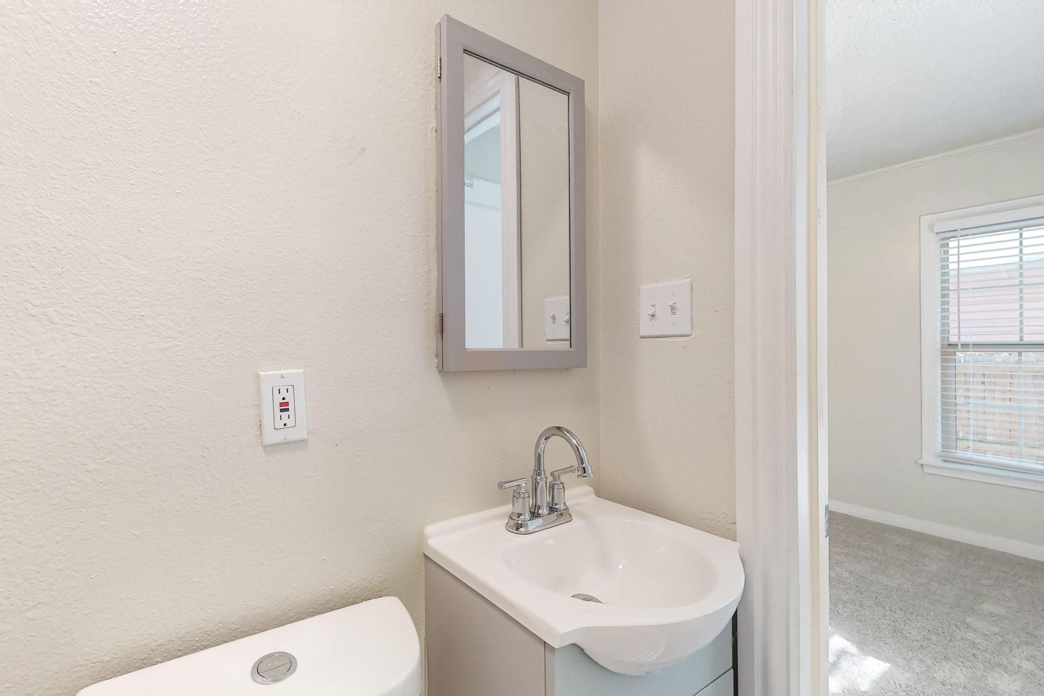 1104 Creekside Drive
