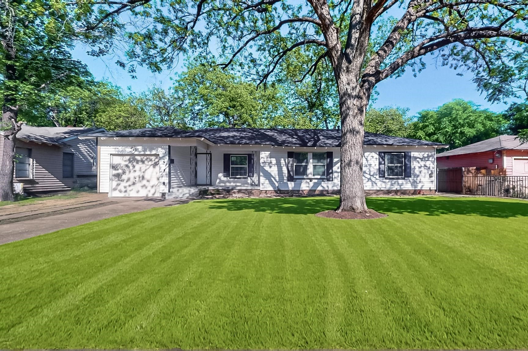1104 Creekside Drive