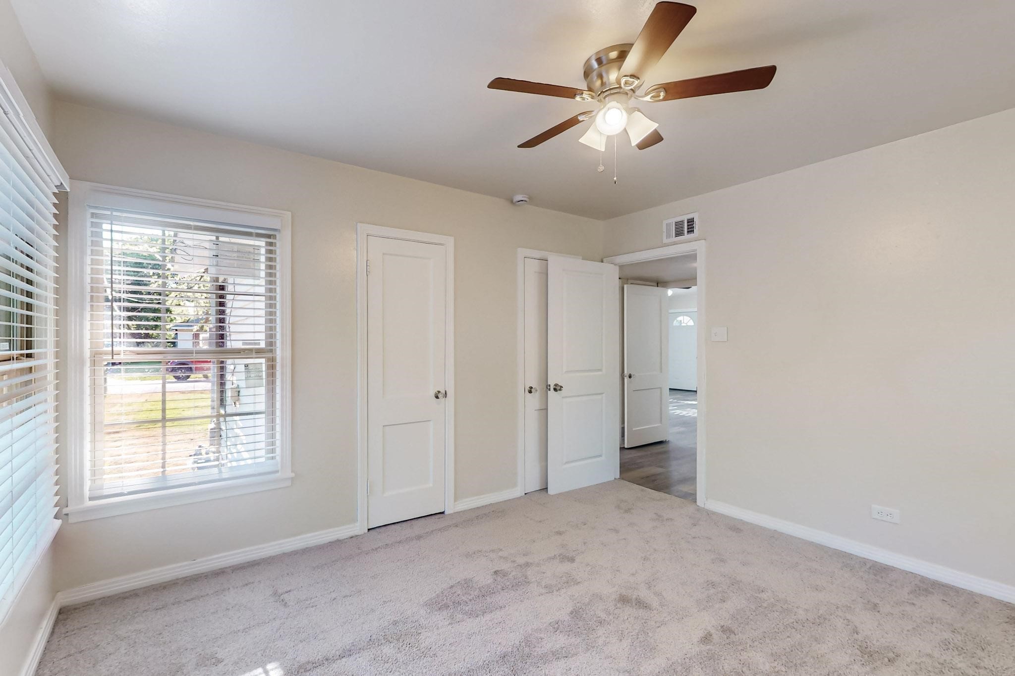 1104 Creekside Drive