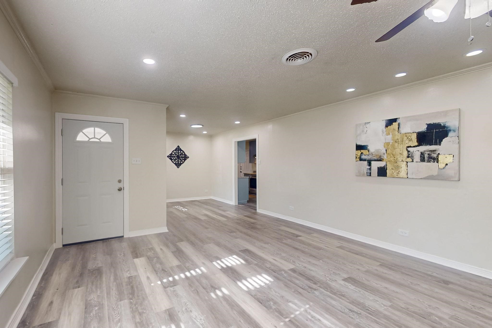 1104 Creekside Drive