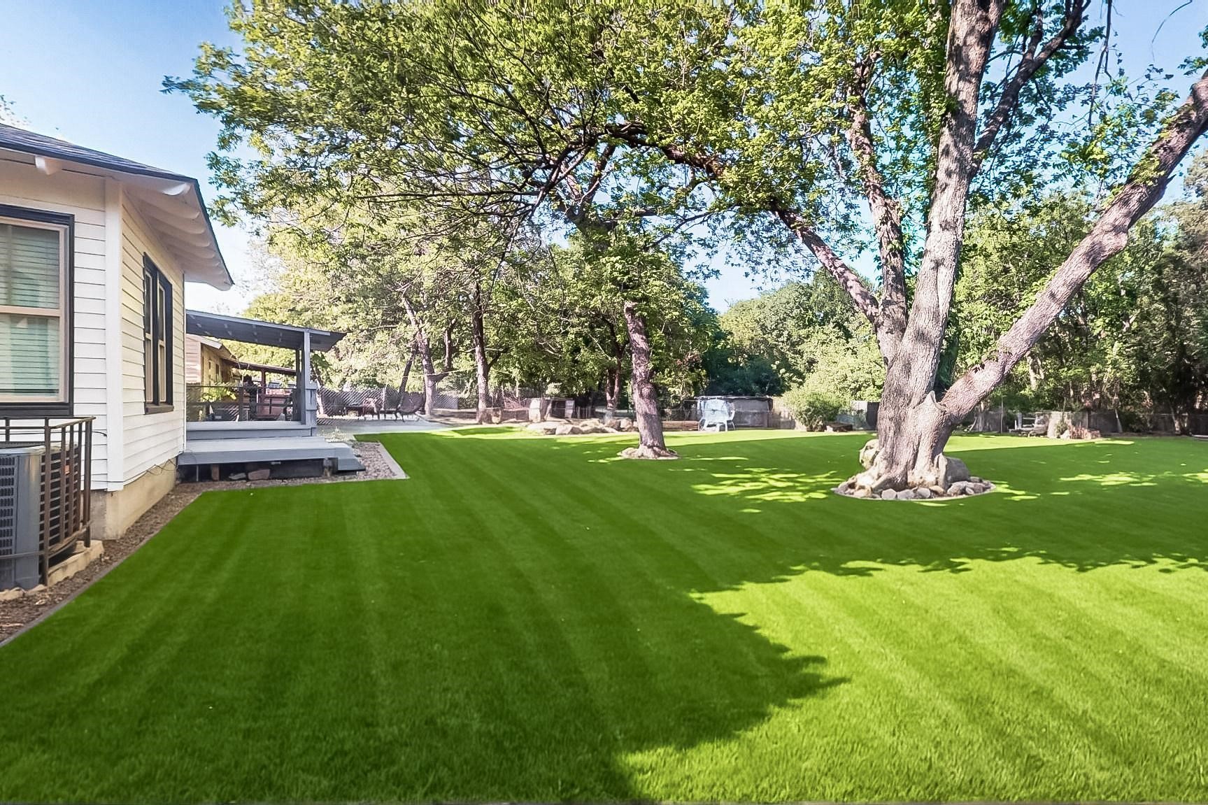 1104 Creekside Drive