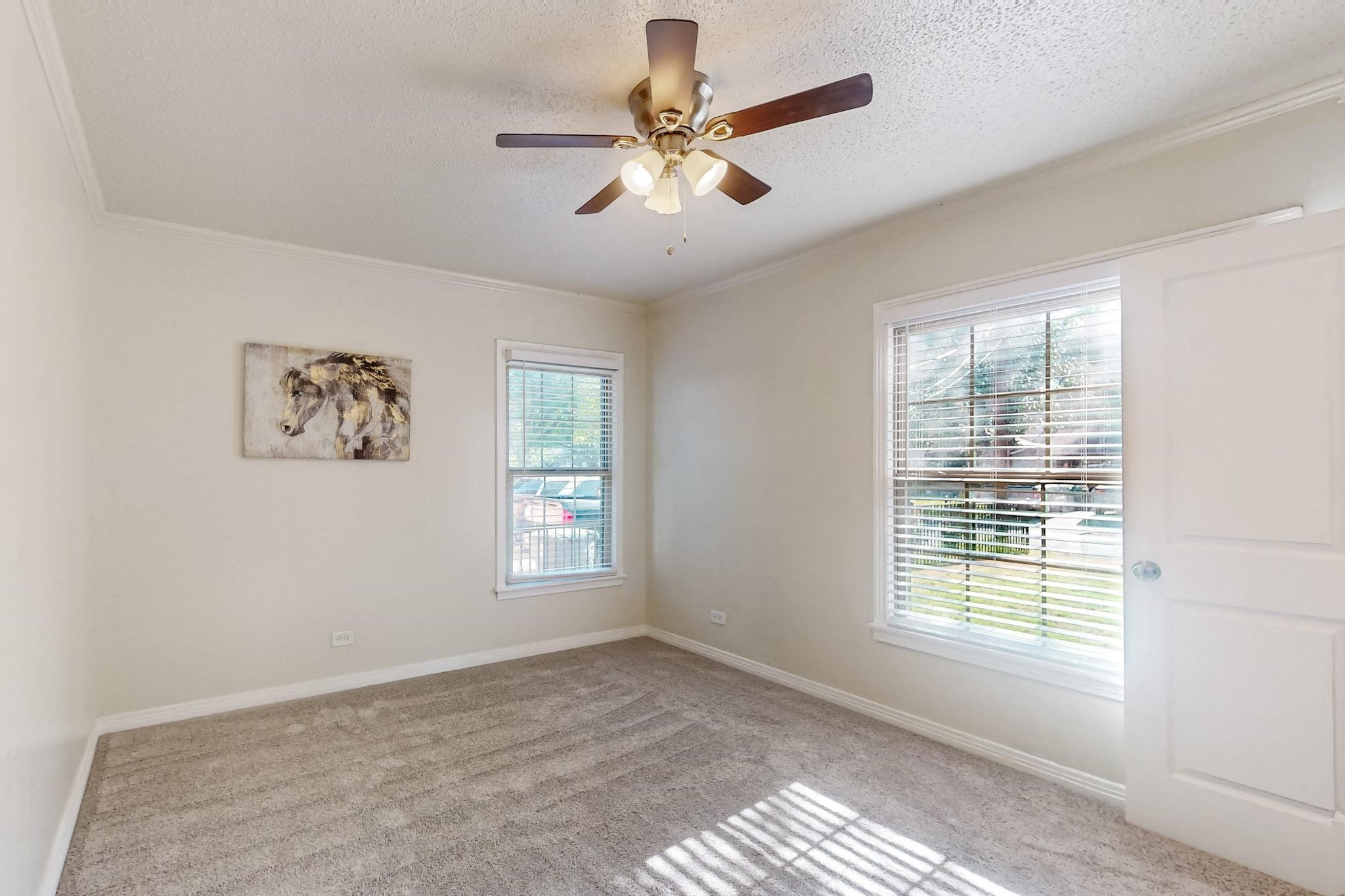 1104 Creekside Drive