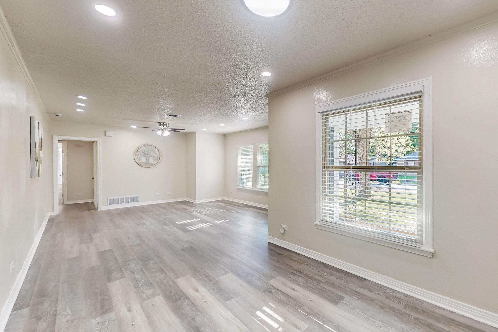 1104 Creekside Drive
