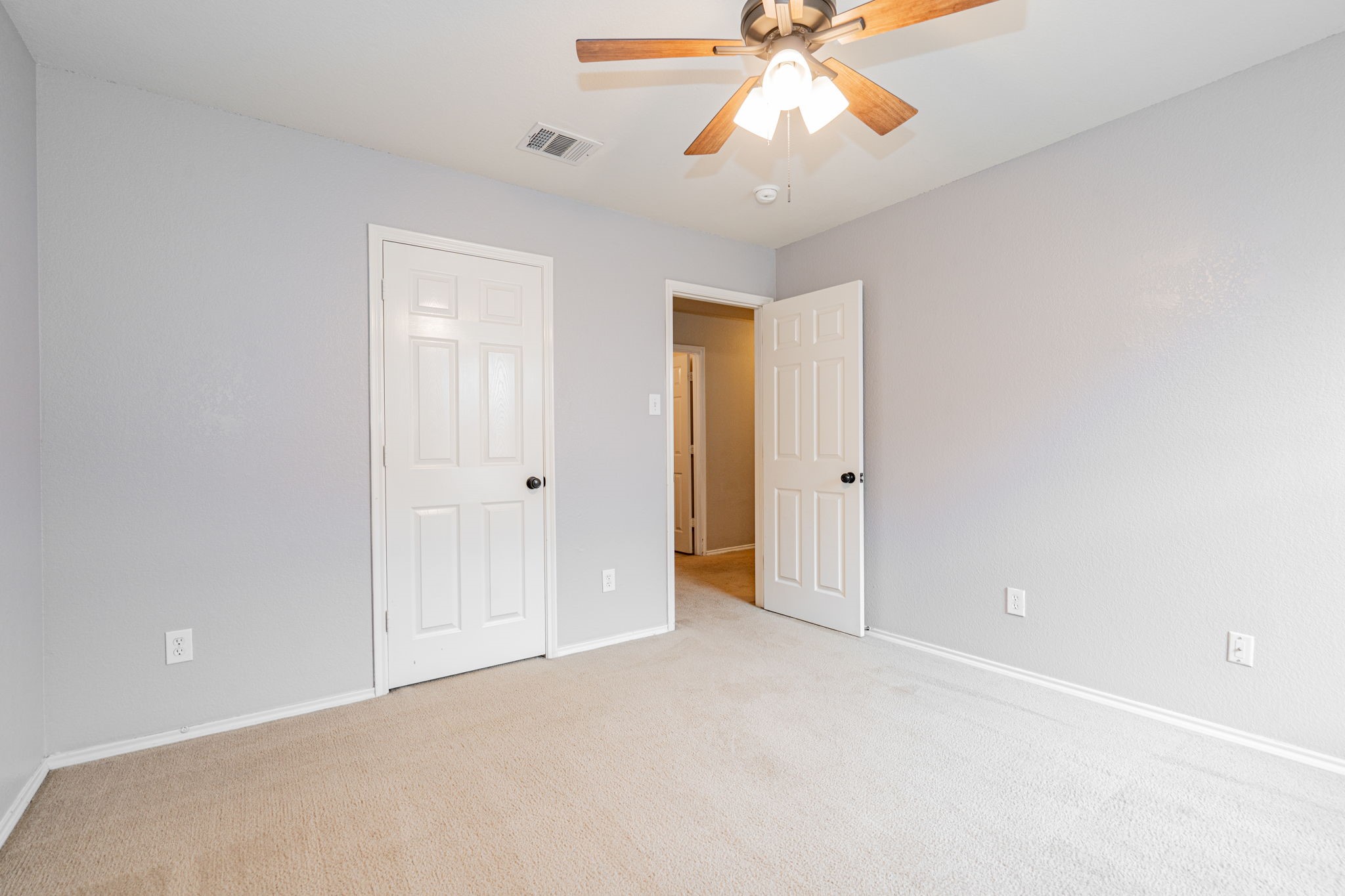 2901 Mockingbird Street