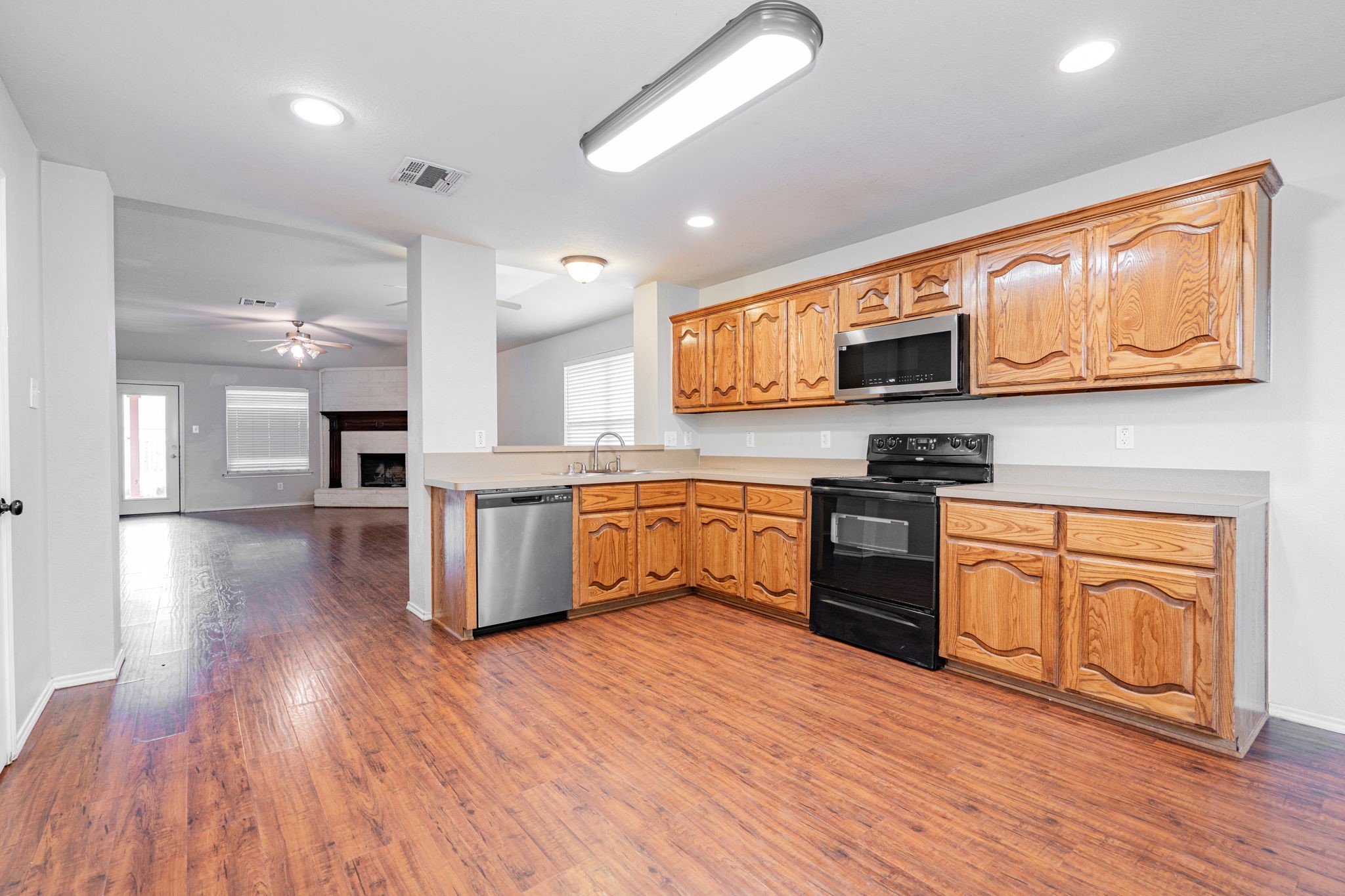 2901 Mockingbird Street