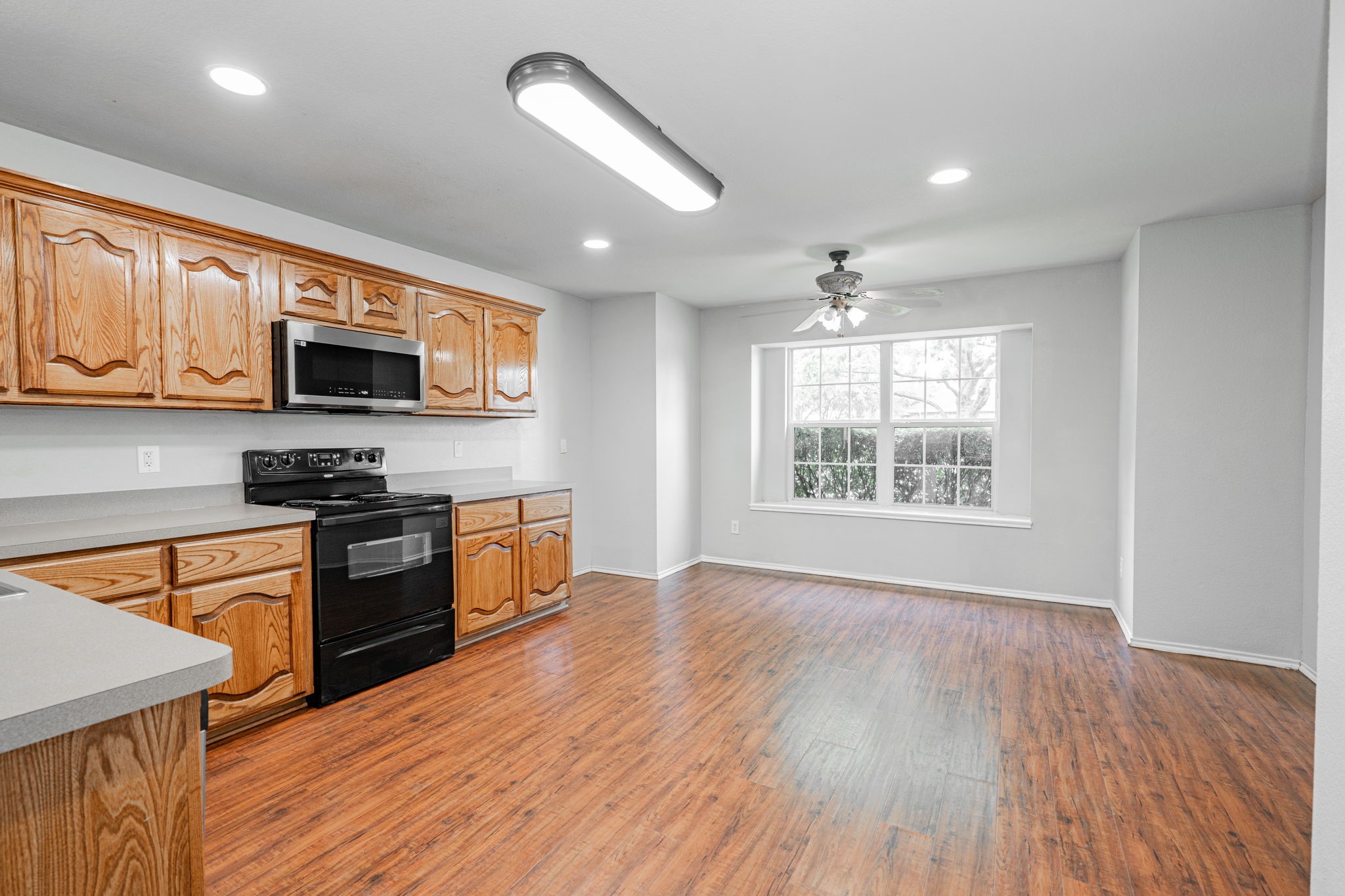 2901 Mockingbird Street