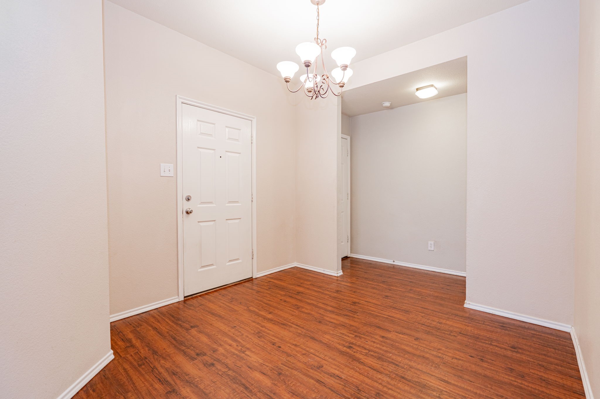 2901 Mockingbird Street