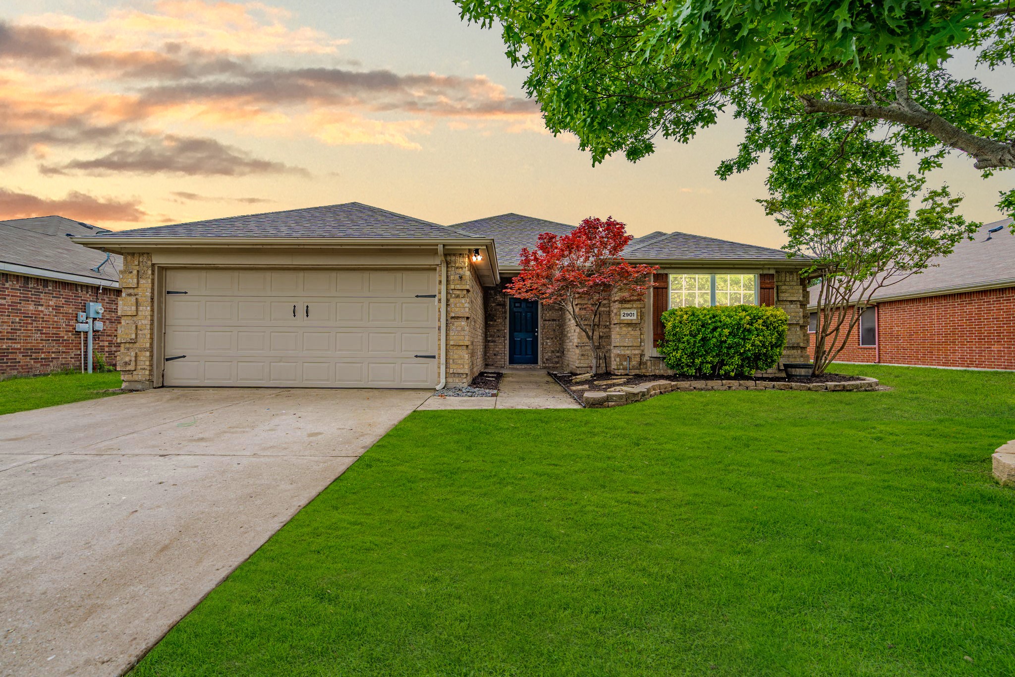 2901 Mockingbird Street