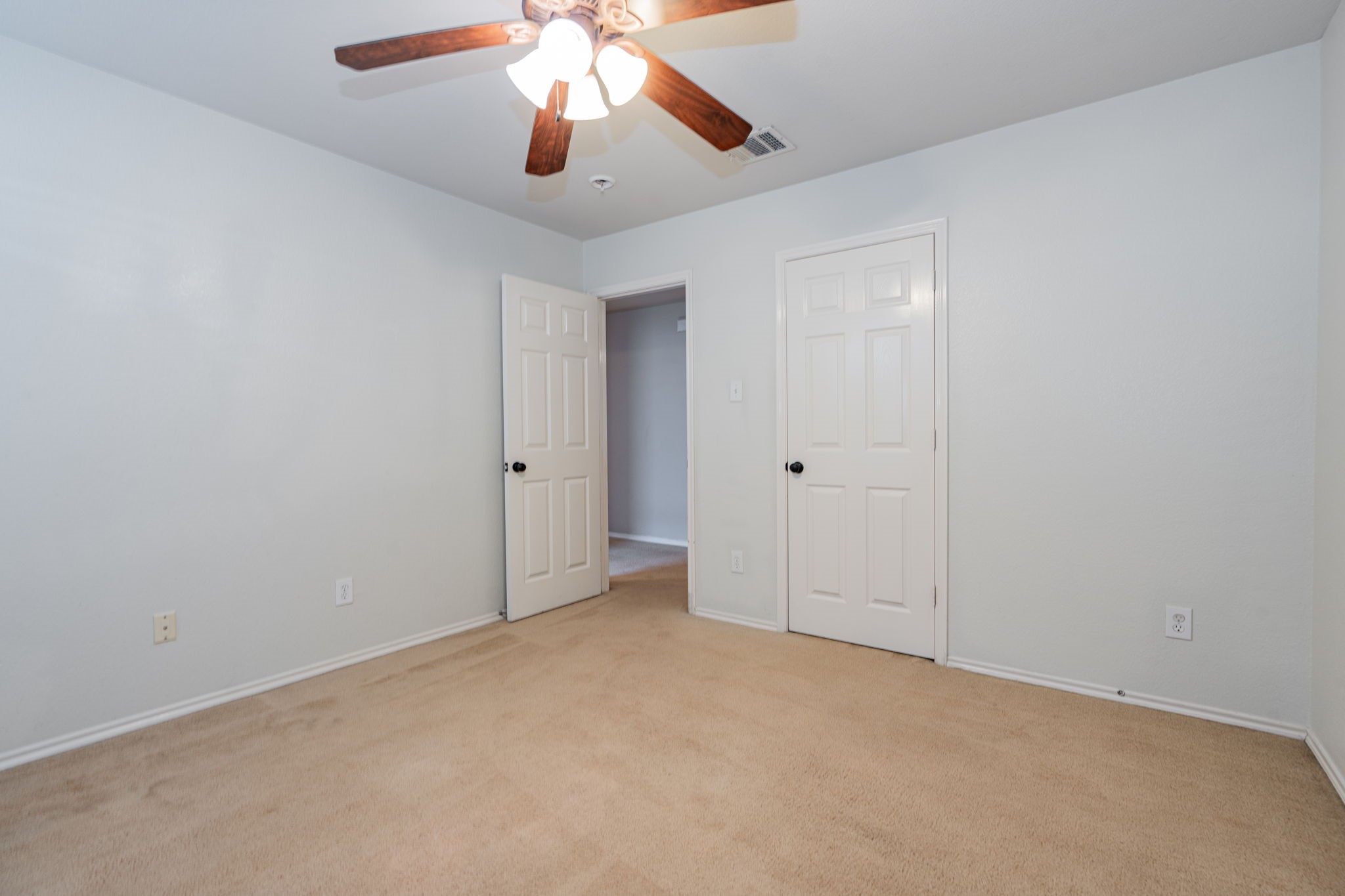 2901 Mockingbird Street