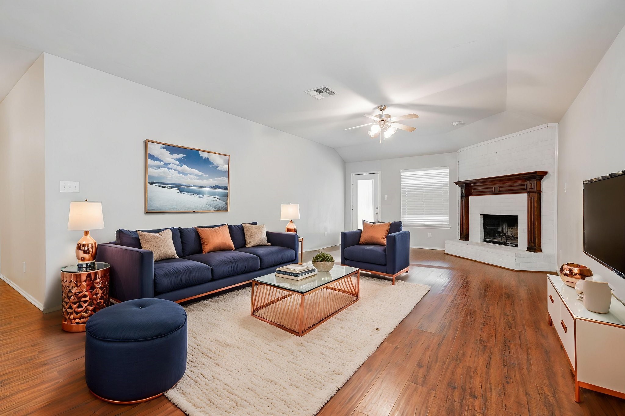 2901 Mockingbird Street