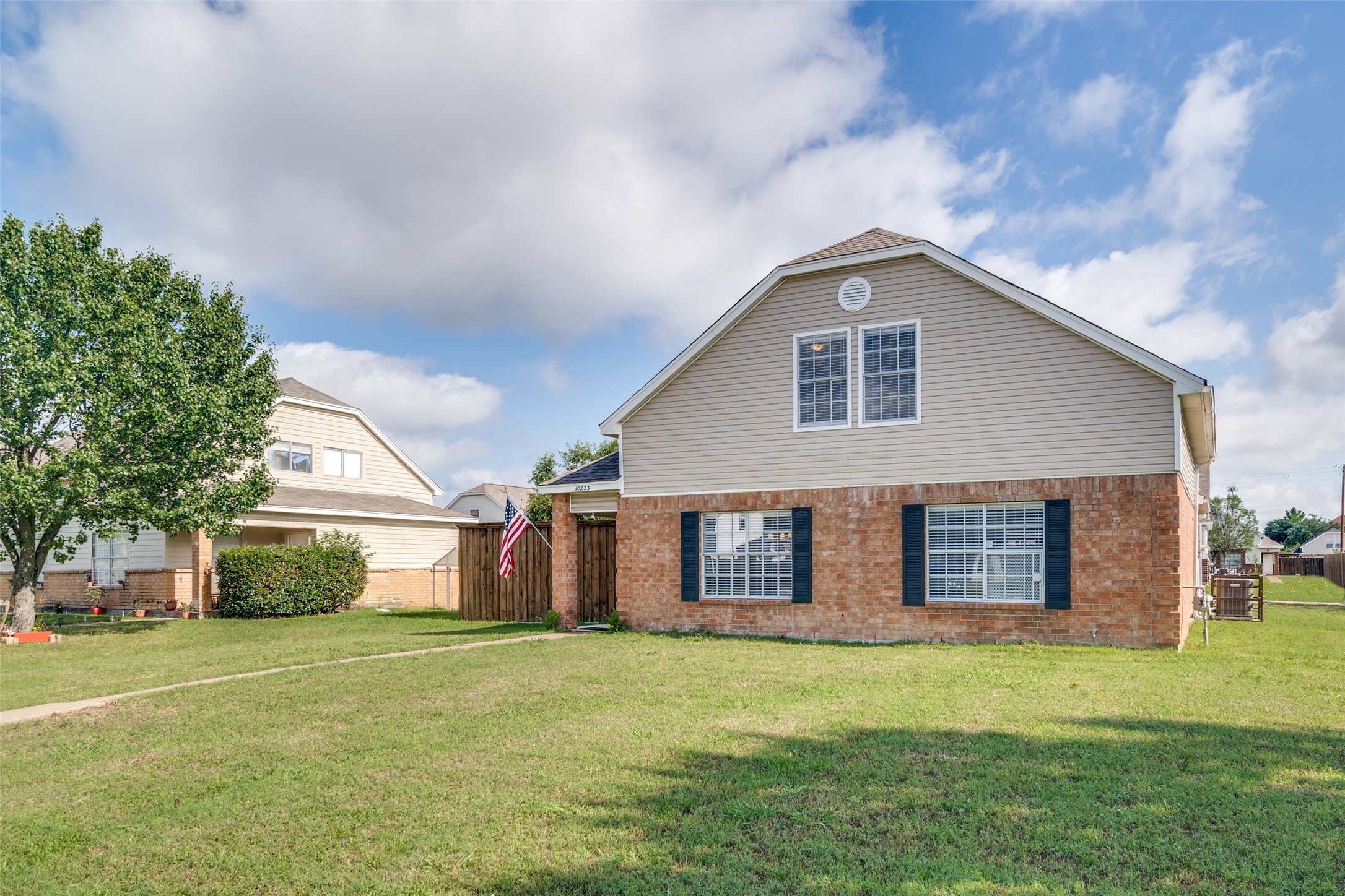 10233 Pondwood Drive