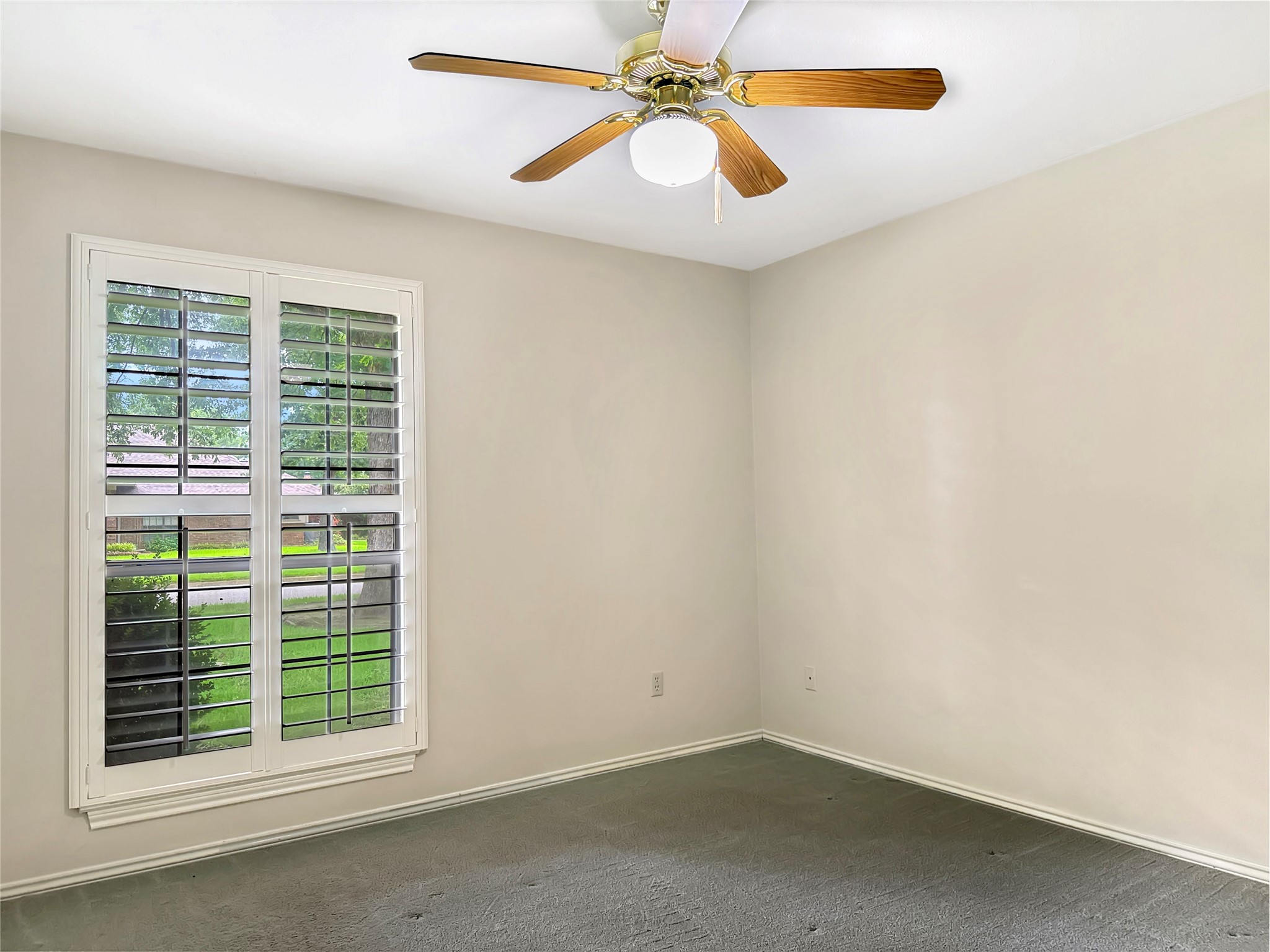 5904 Stoneleigh Drive