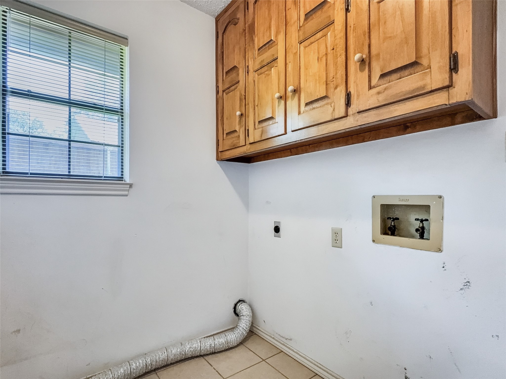 5904 Stoneleigh Drive