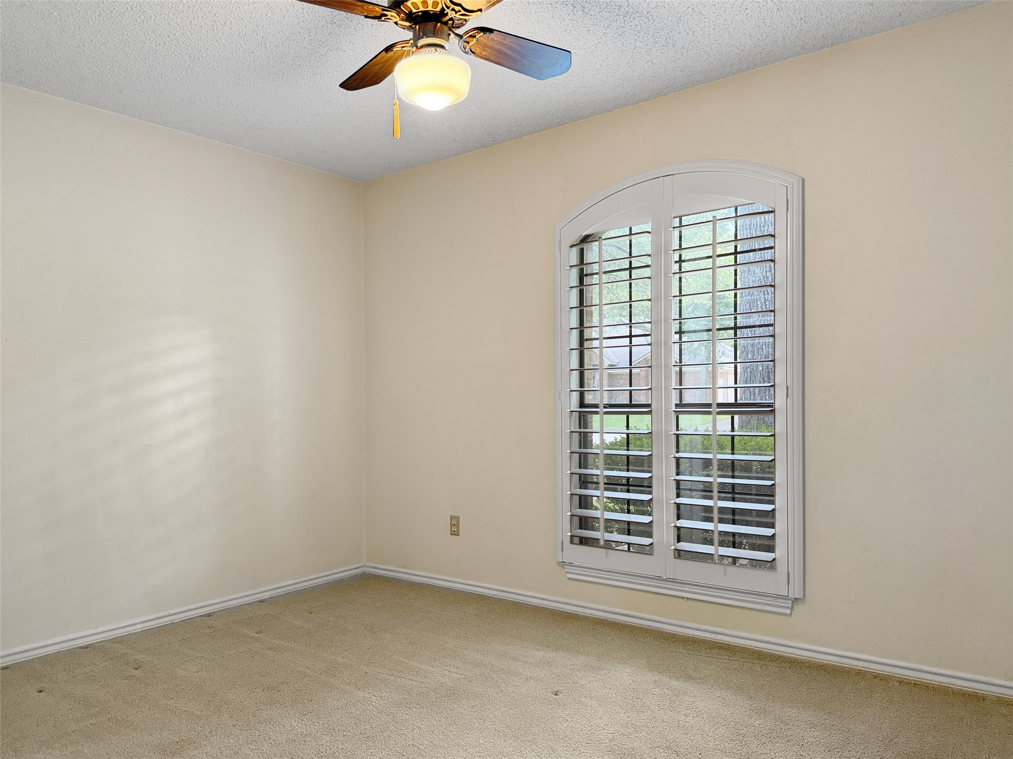 5904 Stoneleigh Drive