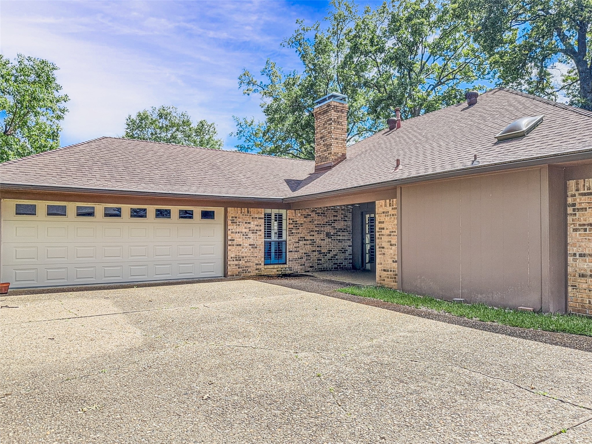 5904 Stoneleigh Drive