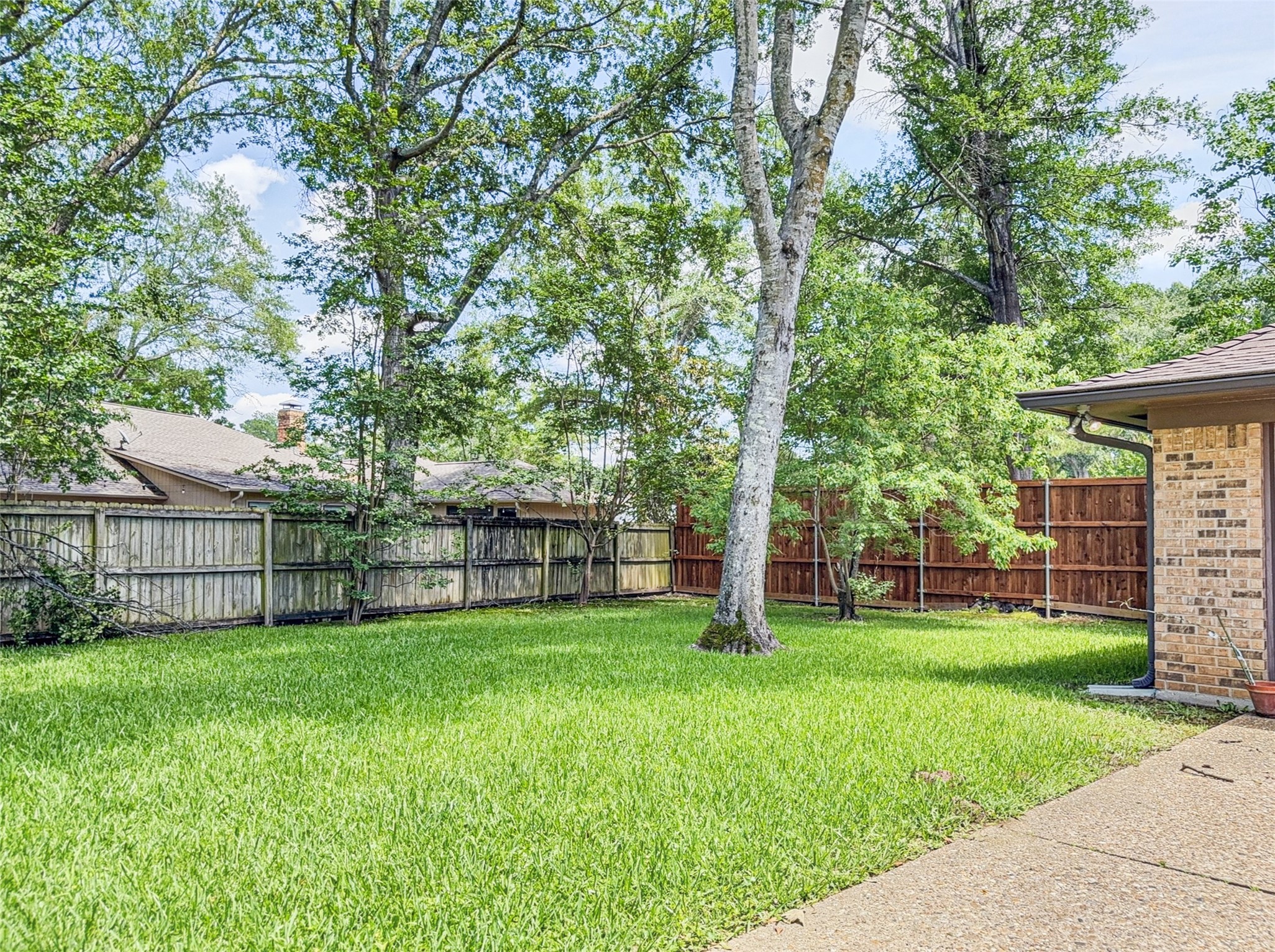 5904 Stoneleigh Drive