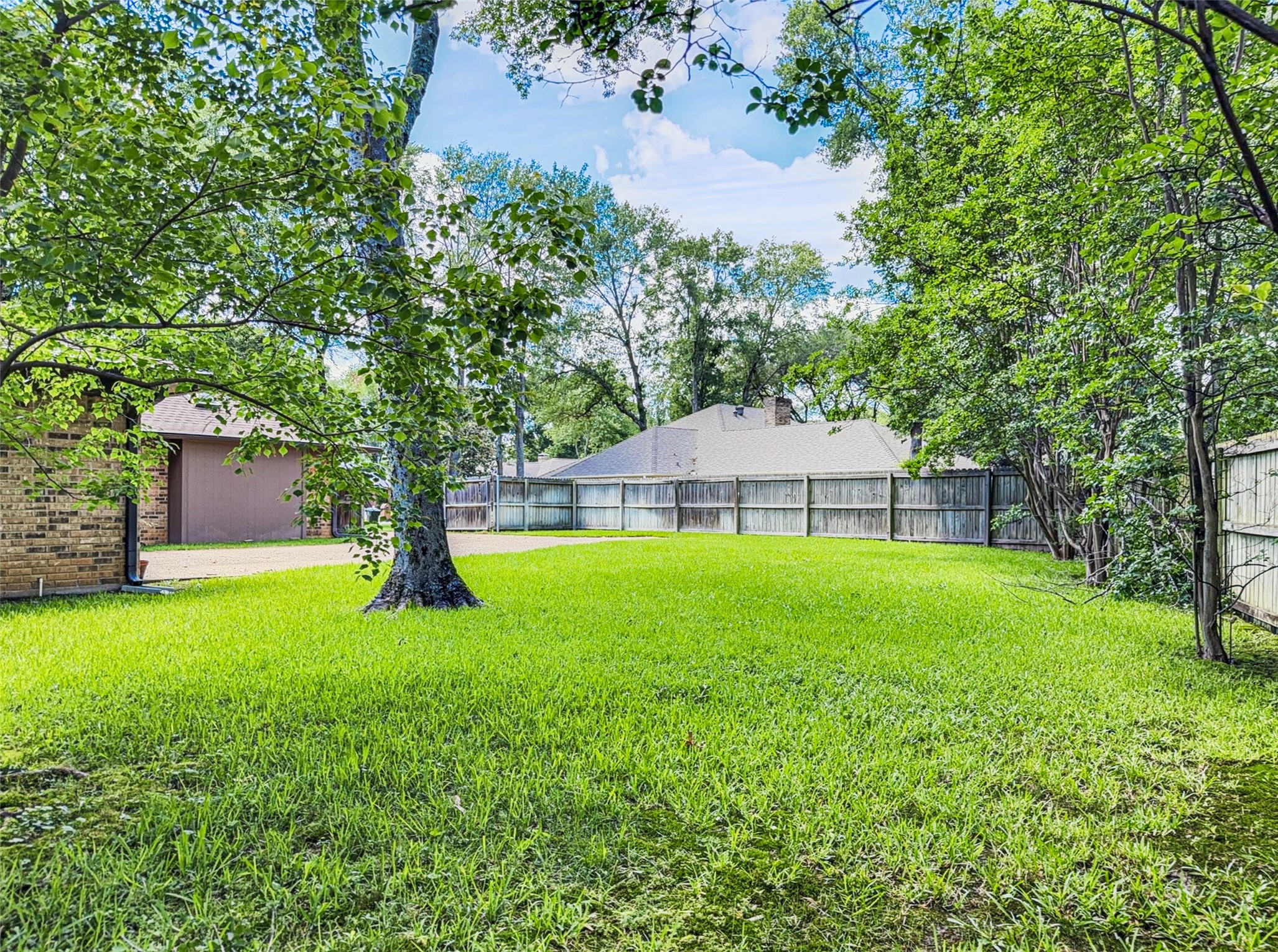 5904 Stoneleigh Drive