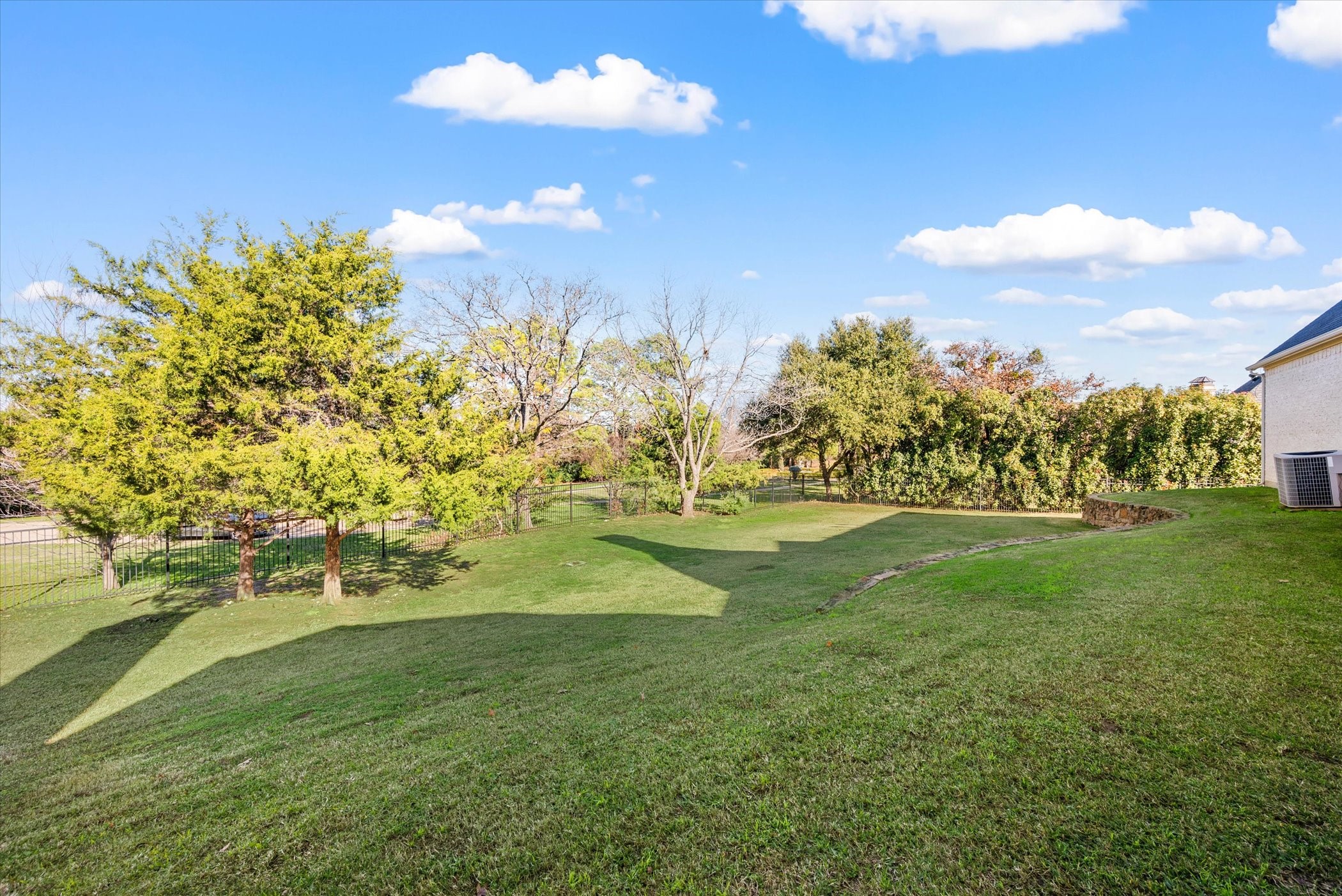 1600 Enclave Court