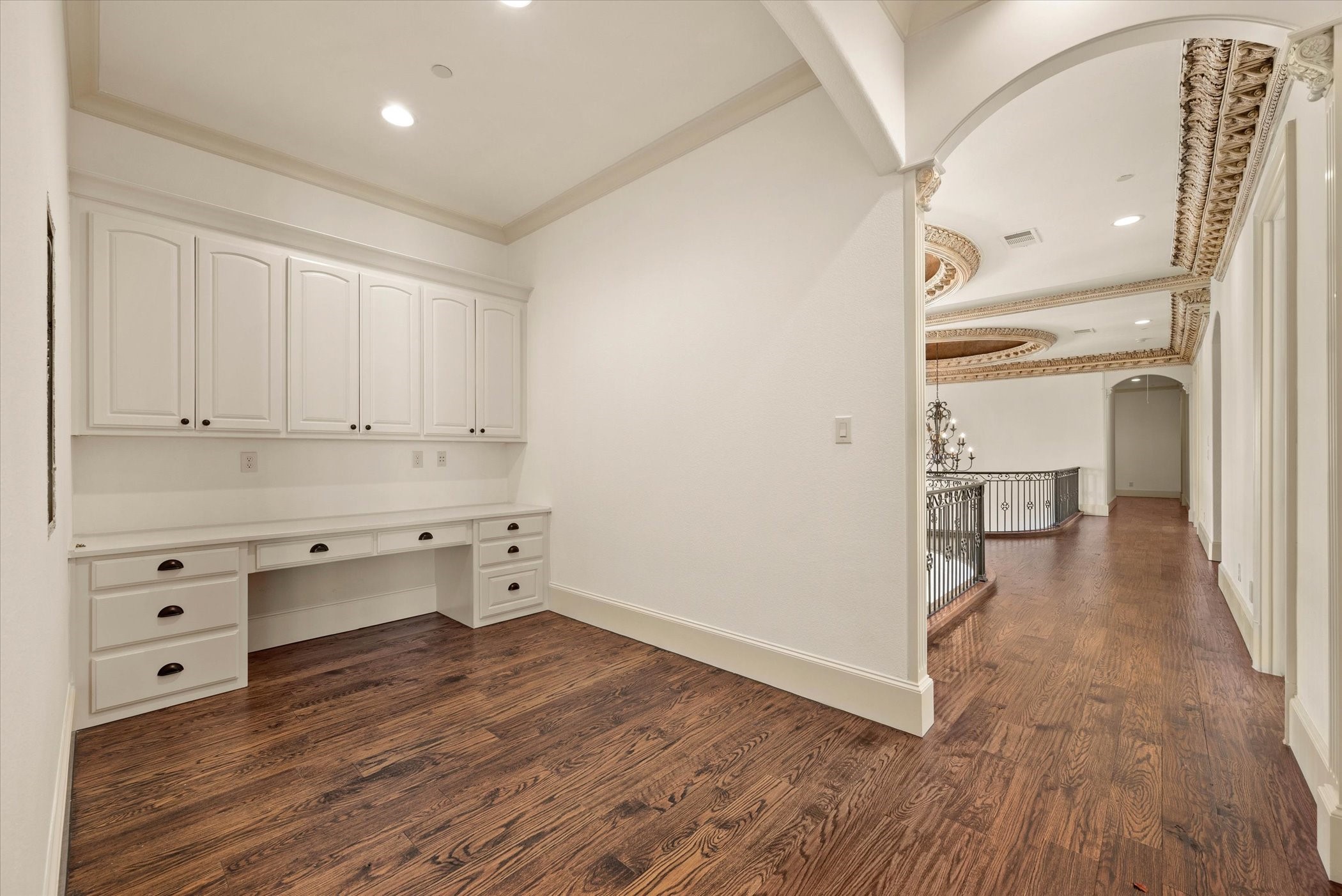 1600 Enclave Court