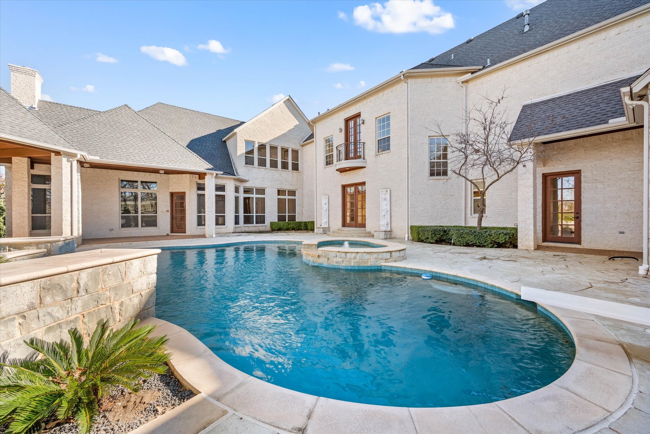 1600 Enclave Court
