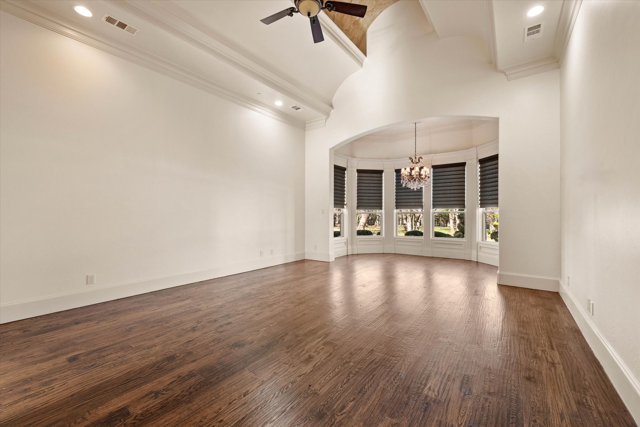 1600 Enclave Court