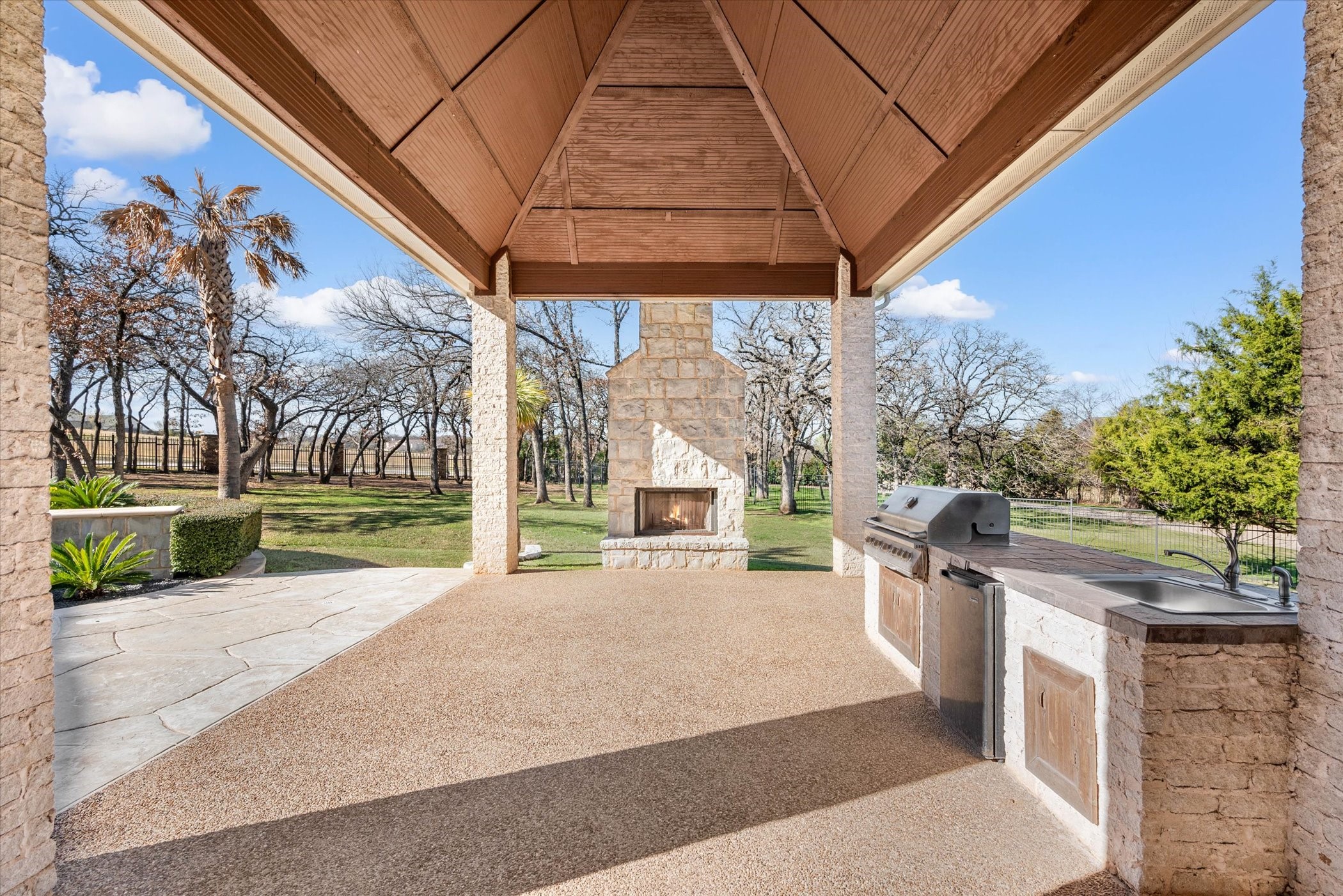 1600 Enclave Court