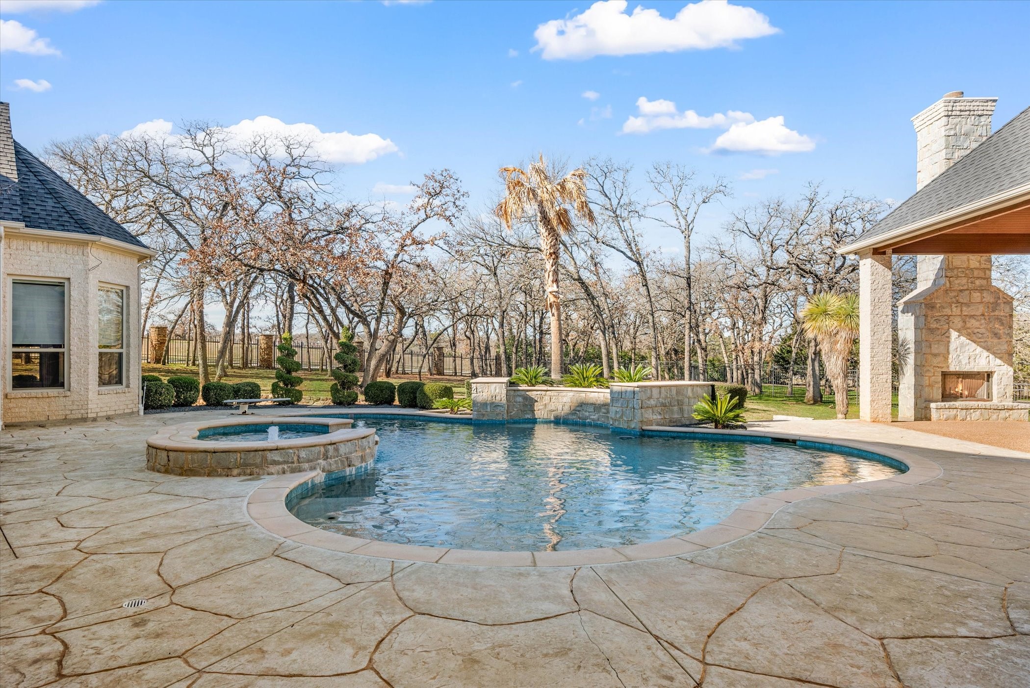 1600 Enclave Court