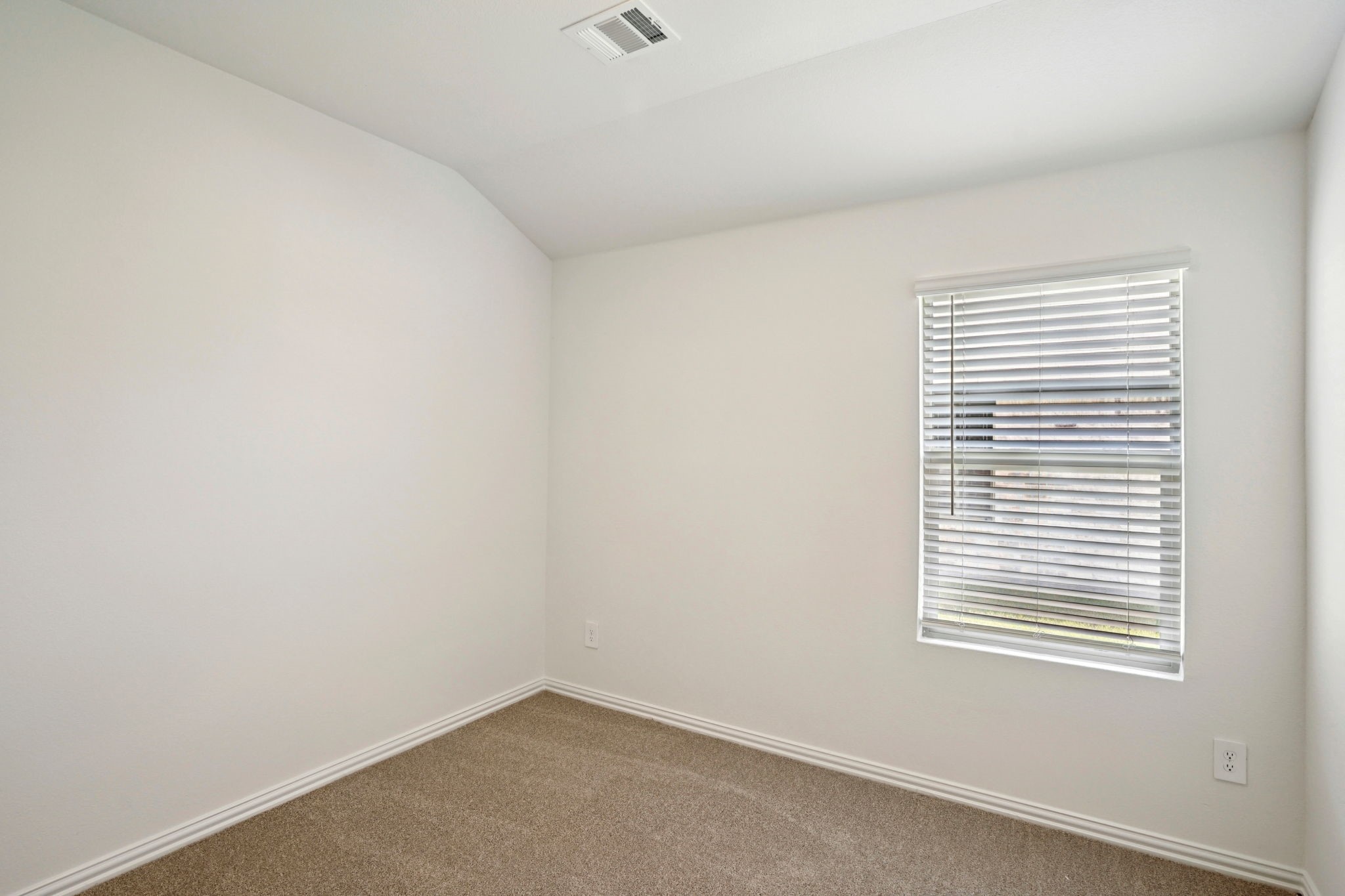 2135 Horseshoe Lane