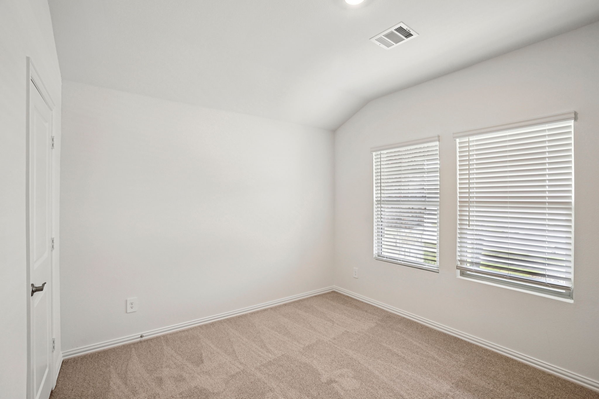 2135 Horseshoe Lane