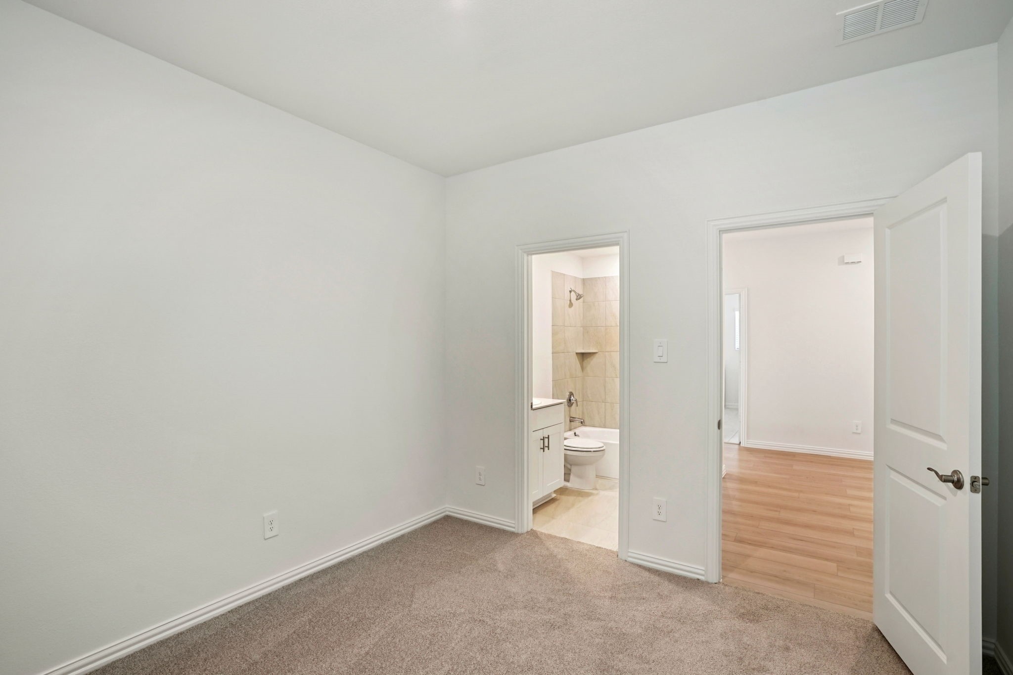 2135 Horseshoe Lane
