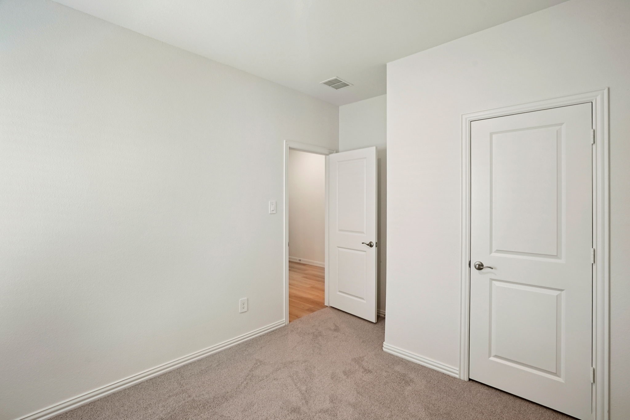 2135 Horseshoe Lane