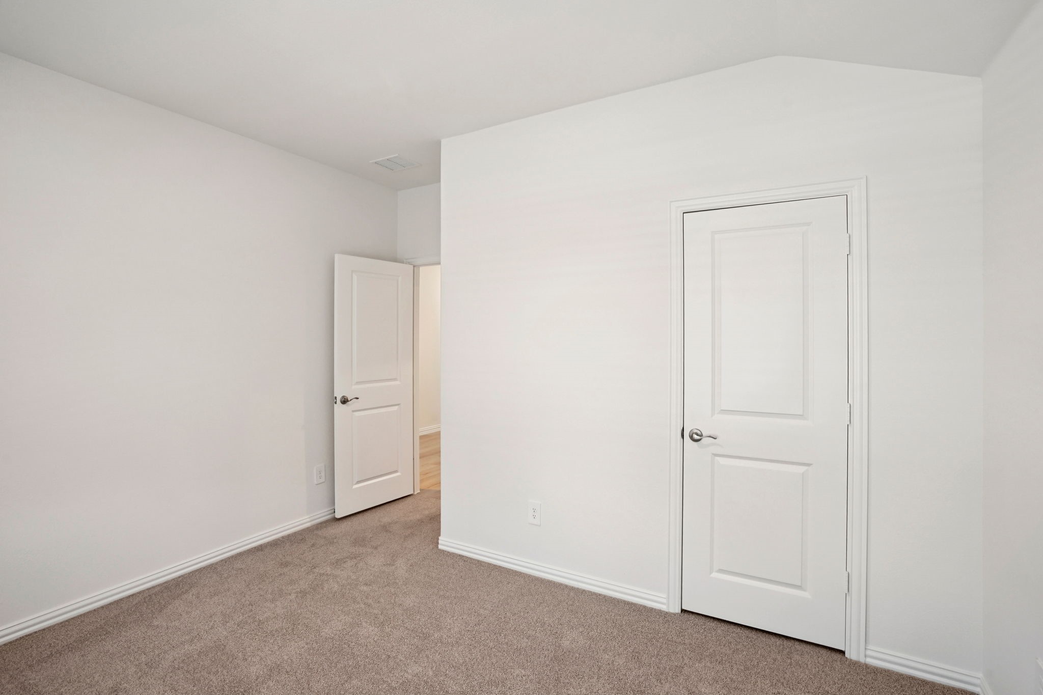 2135 Horseshoe Lane