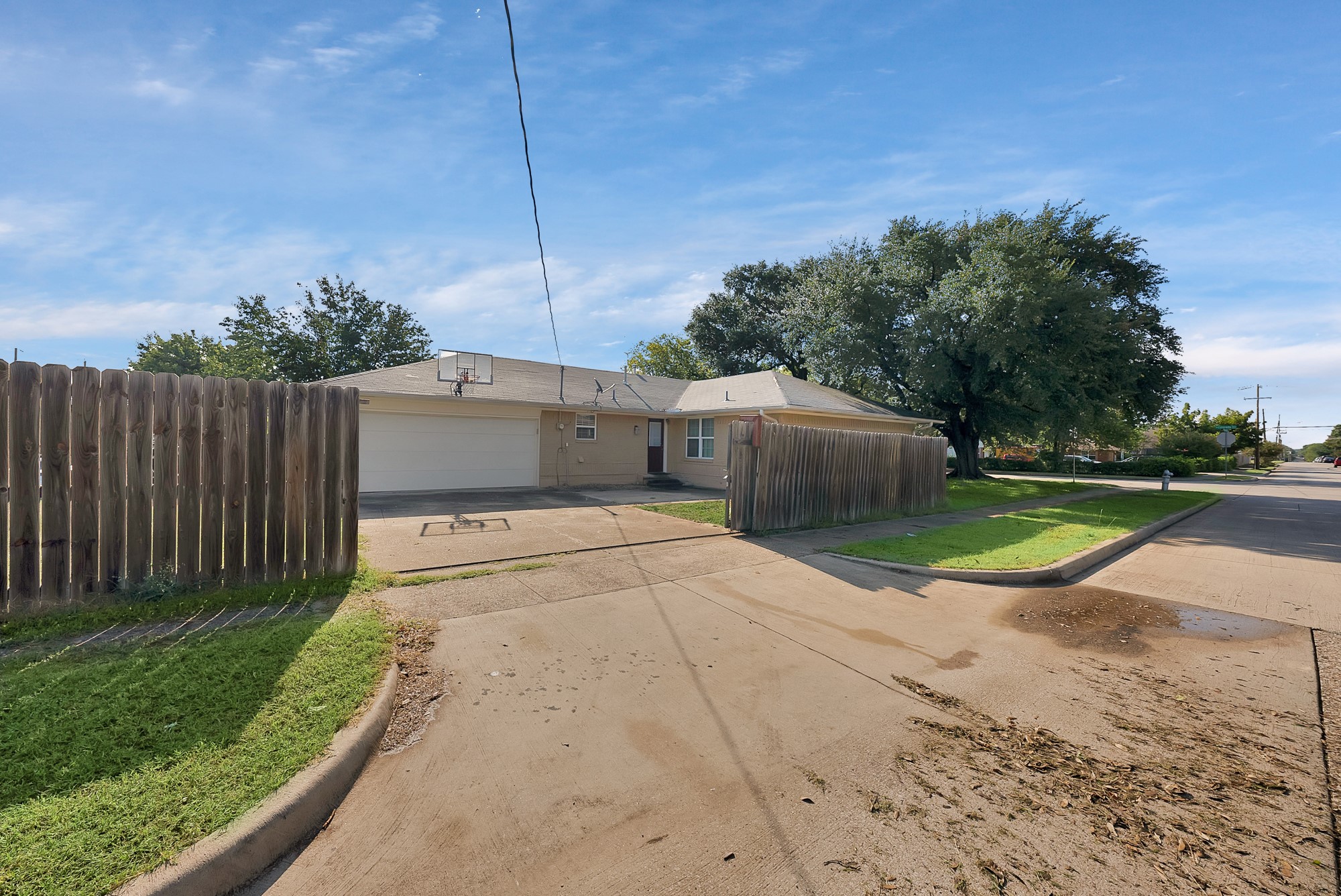 2835 W Colorado Boulevard