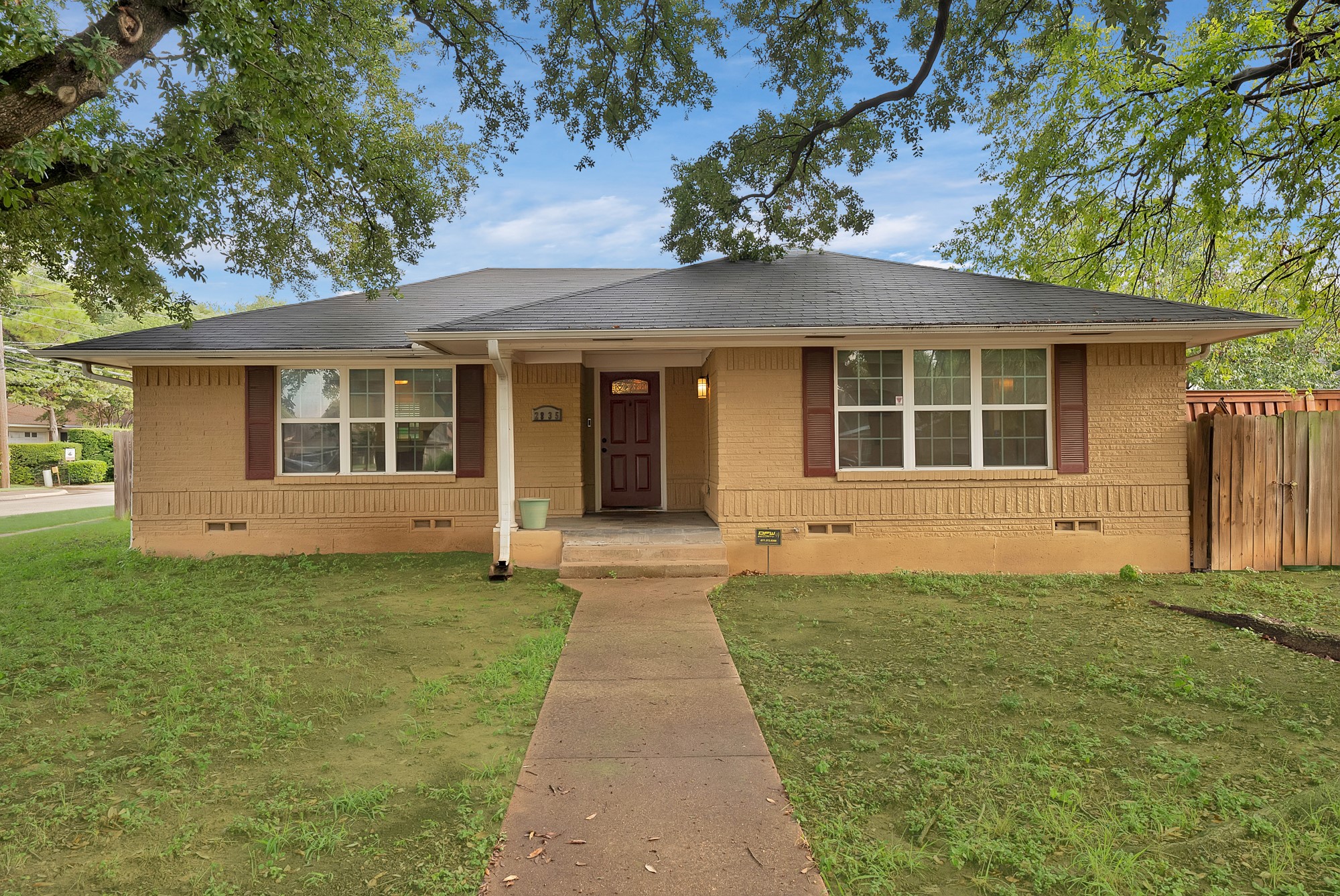 2835 W Colorado Boulevard